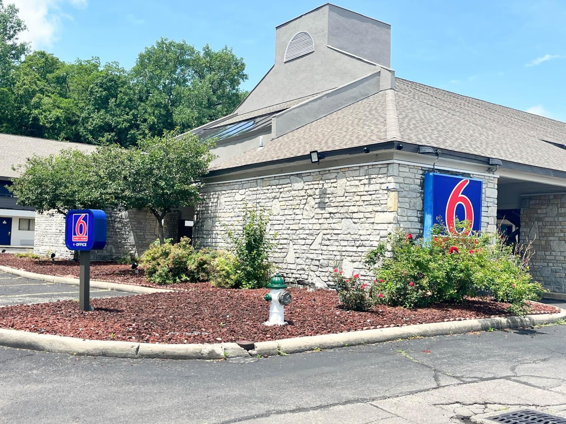 Studio 6 Suites Dayton OH Englewood featured exterior or lobby in Dayton, OH — similar hotel