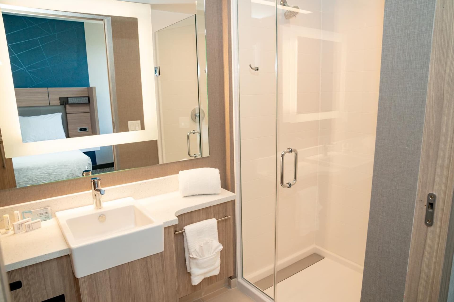 SpringHill Suites by Marriott Woodbridge gallery photo in Woodbridge — image 28