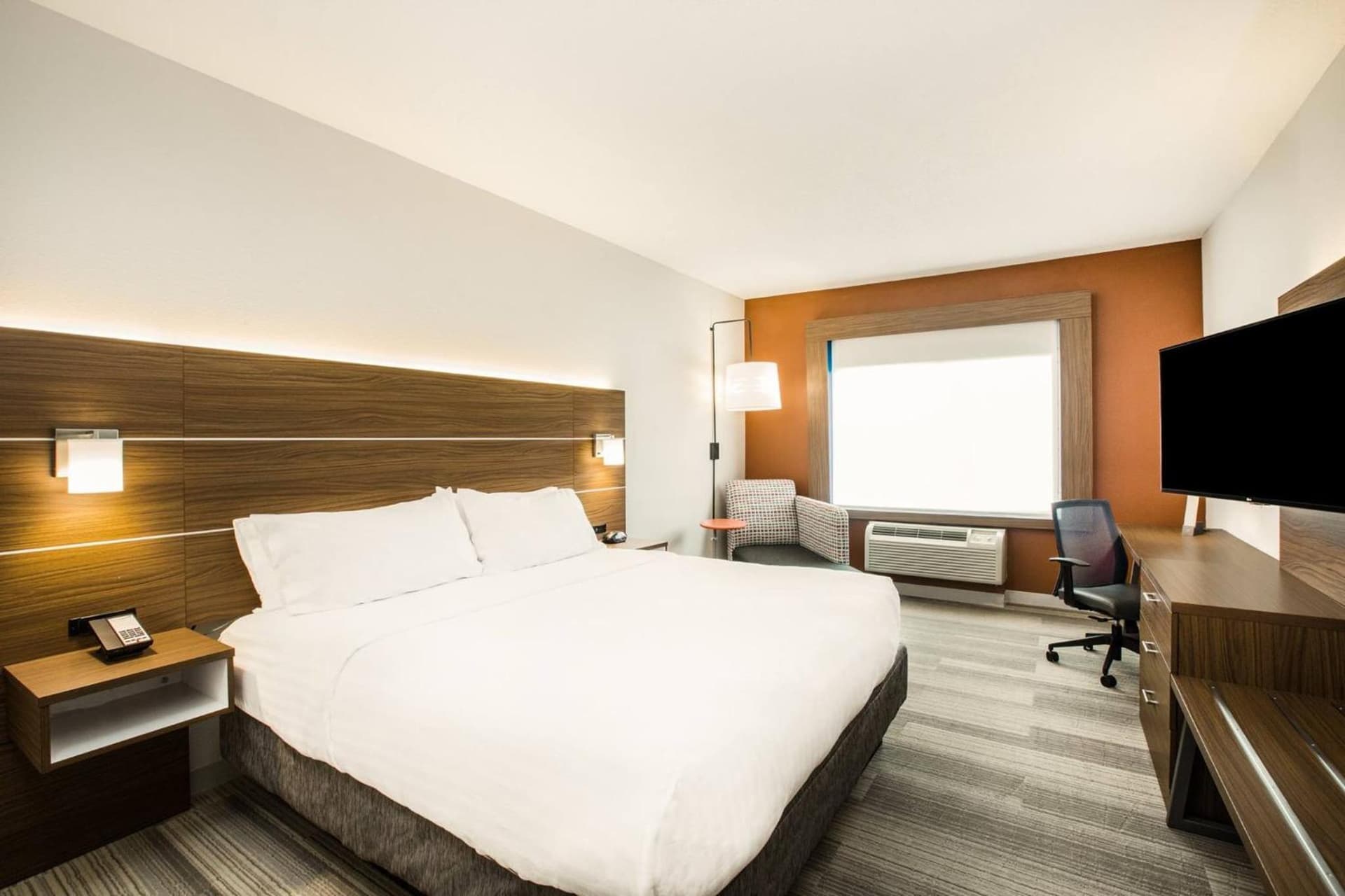 Holiday Inn Express & Suites Sioux City North - Event Center by IHG interior in Dakota Dunes, SD — gallery photo 2