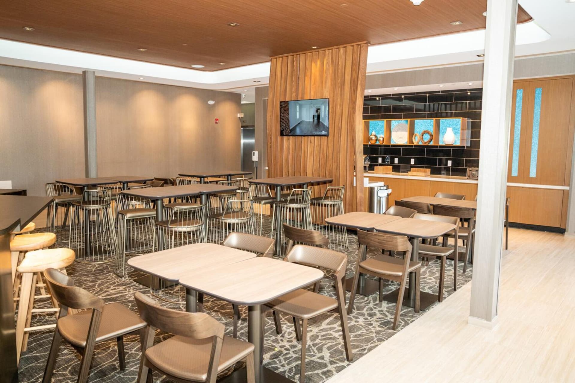 SpringHill Suites by Marriott Woodbridge property views in Woodbridge — gallery photo 3