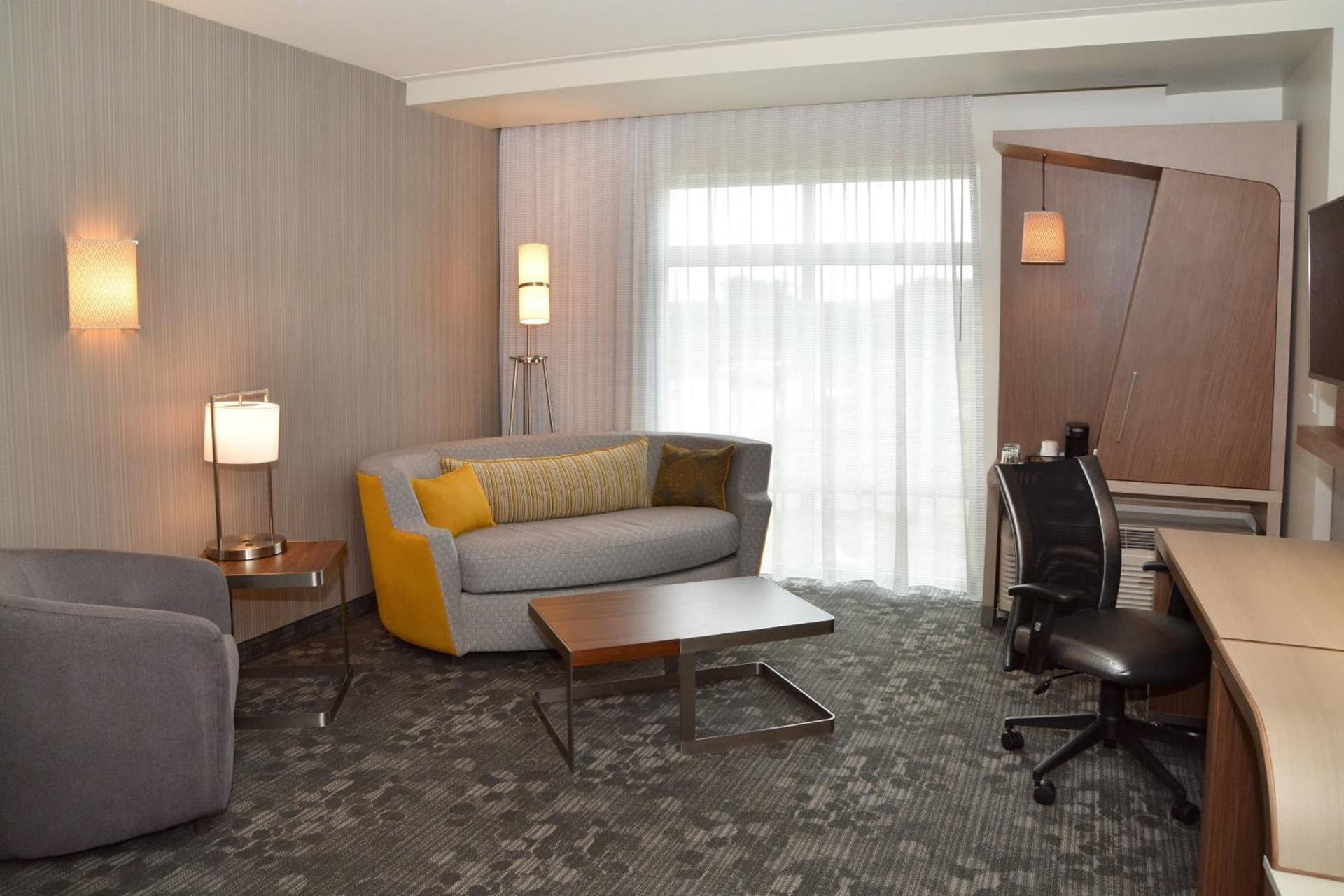 Courtyard by Marriott Youngstown Canfield gallery photo in Canfield, OH — image 7