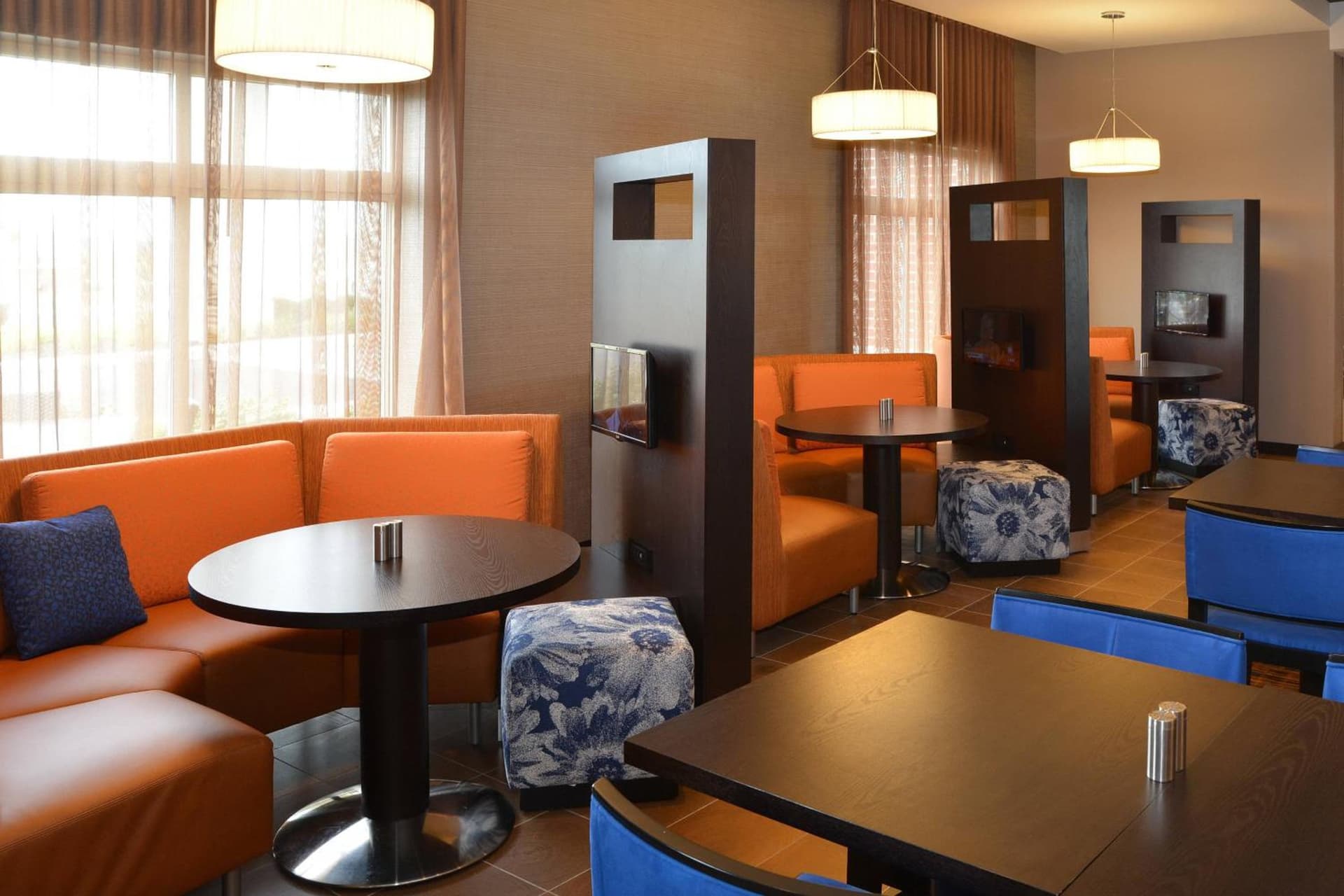 Courtyard by Marriott Youngstown Canfield property views in Canfield, OH — gallery photo 3