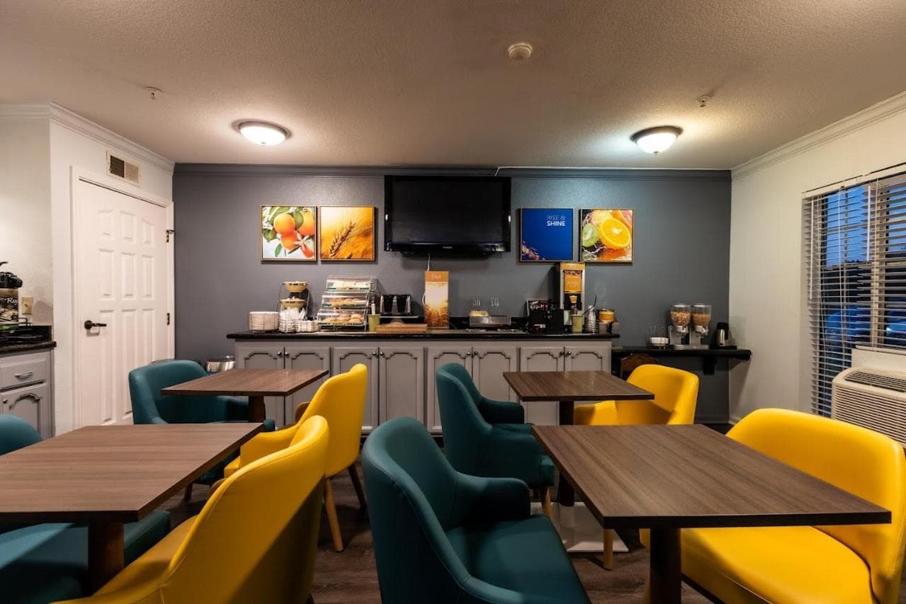 Quality Inn & Suites Tulare gallery photo in Tulare, CA — image 6
