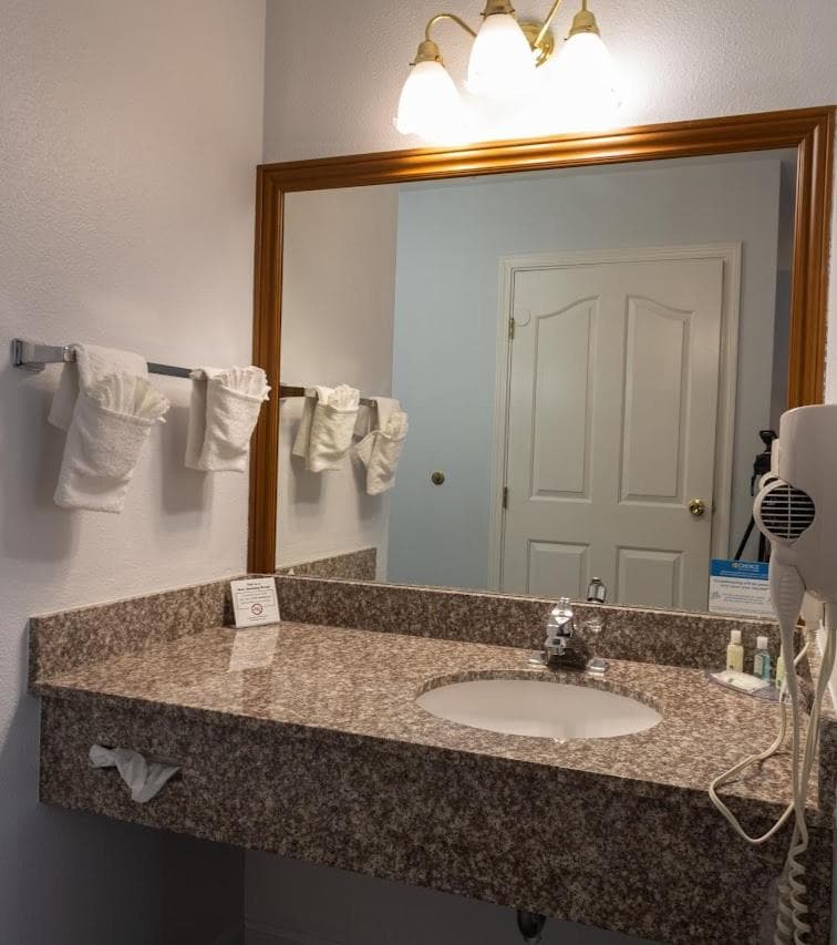 Quality Inn & Suites Tulare gallery photo in Tulare, CA — image 28