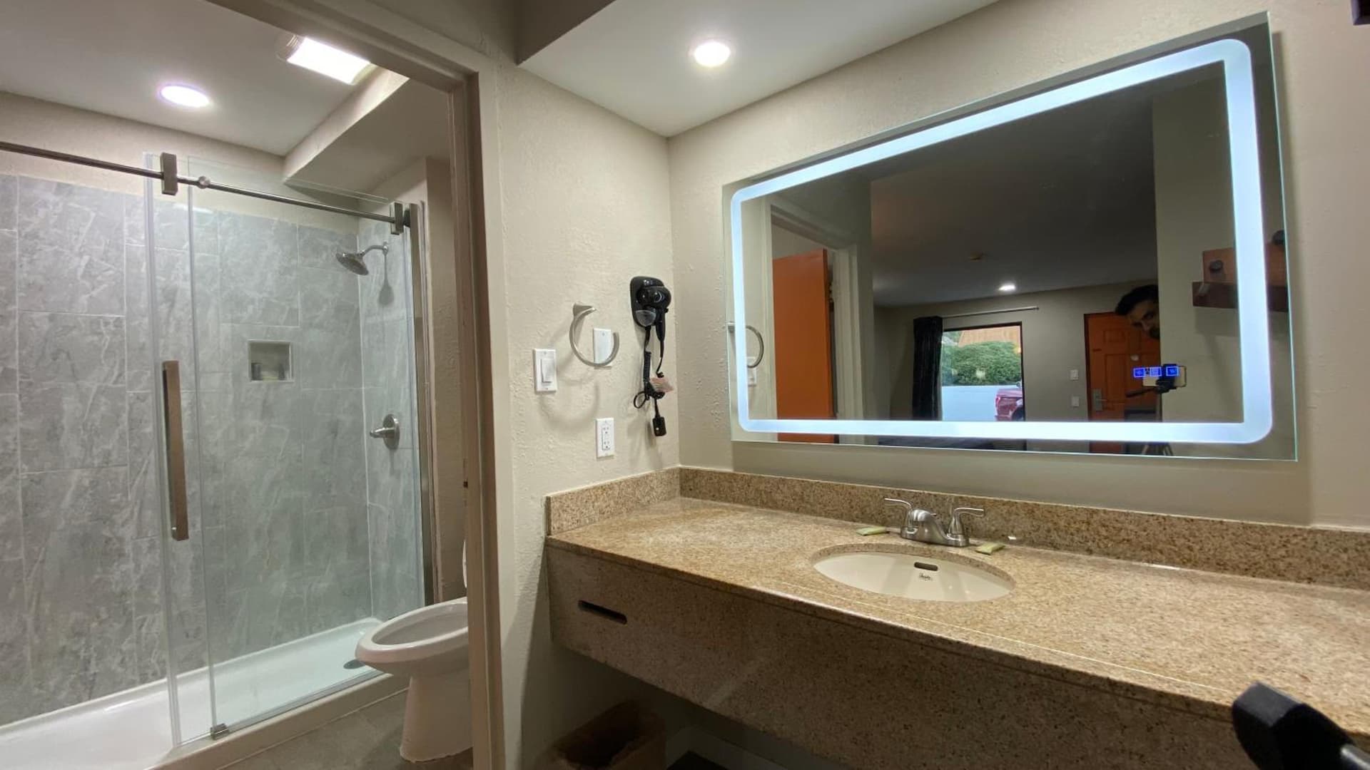Brentwood Inn & Suites property views in Suffolk, VA — gallery photo 3