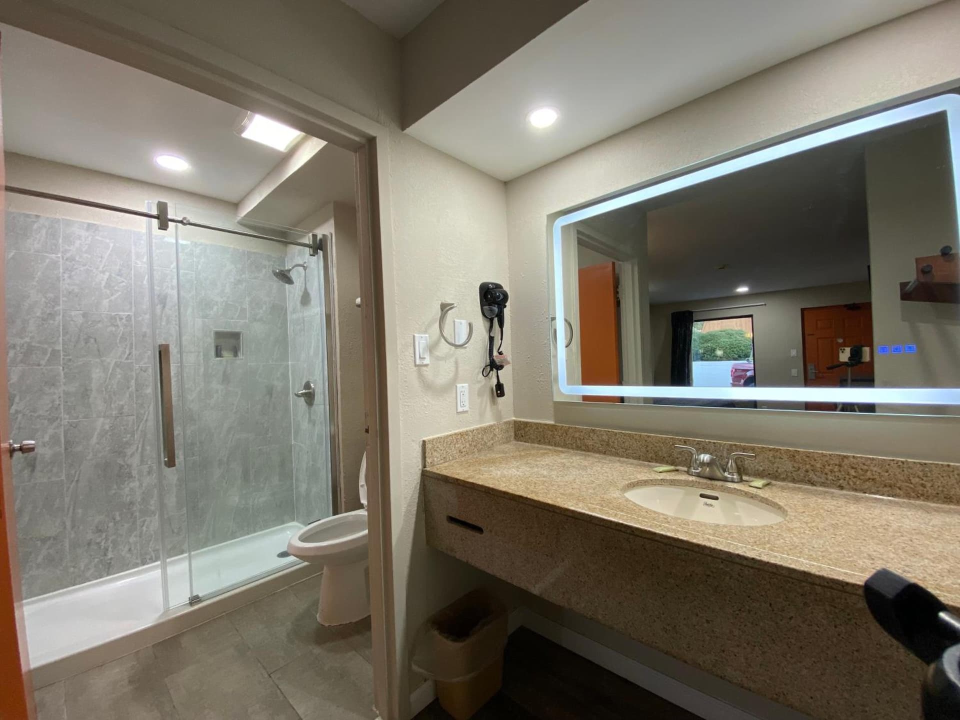 Brentwood Inn & Suites interior in Suffolk, VA — gallery photo 2