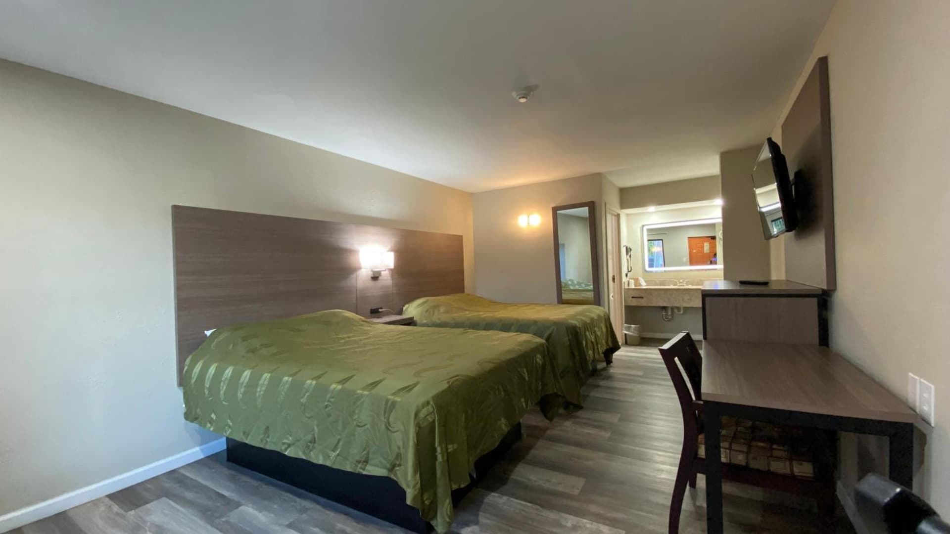 Brentwood Inn & Suites gallery photo in Suffolk, VA — image 4