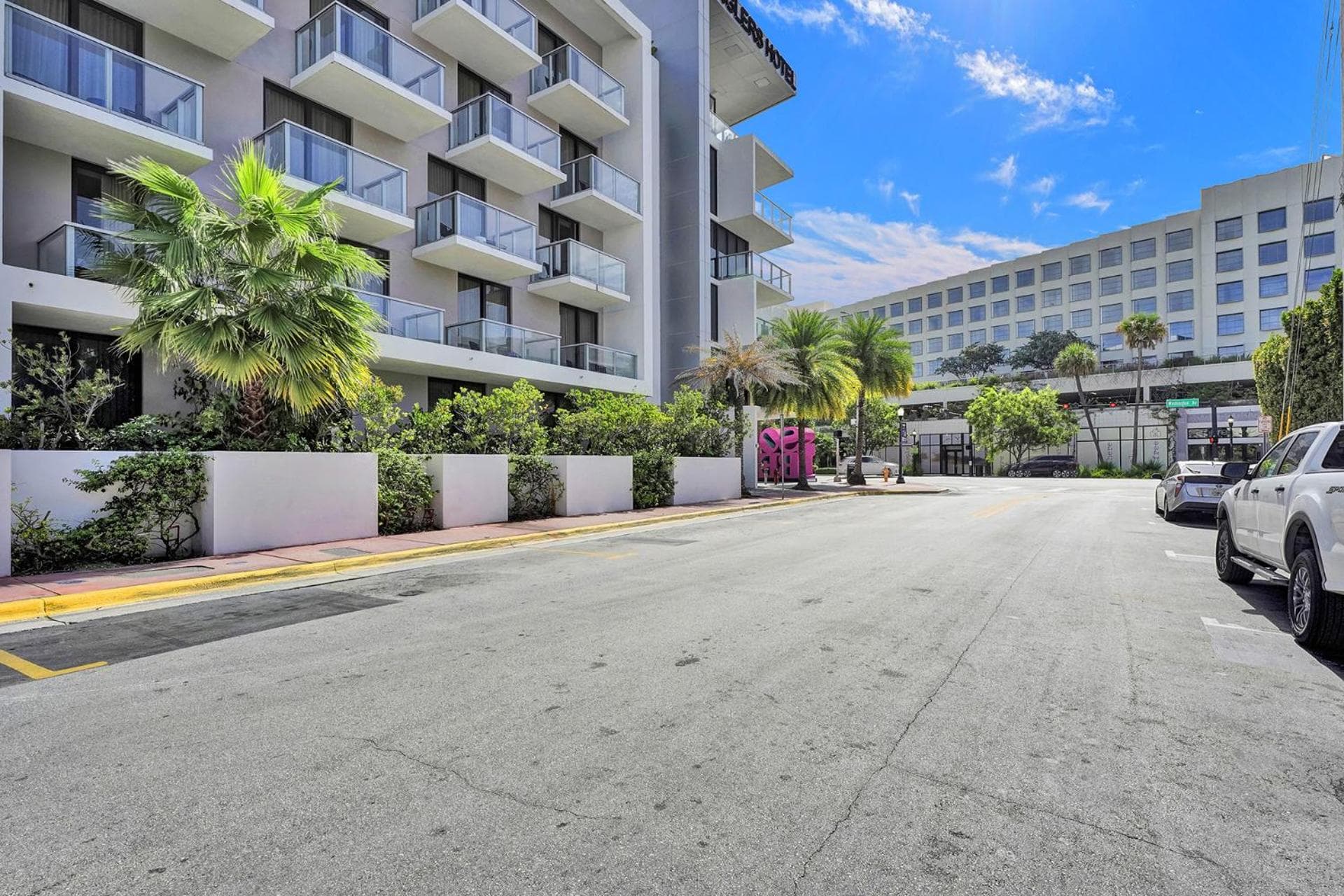 SOBE Monarch 1 - 2 BEDROOM 2 BATHROOM - MODERN APTS -WALK TO OCEAN DRIVE -2 INDEPENDENT 1 BEDROOM 1 BATHROOM APTS interior in Miami Beach, FL — gallery photo 2