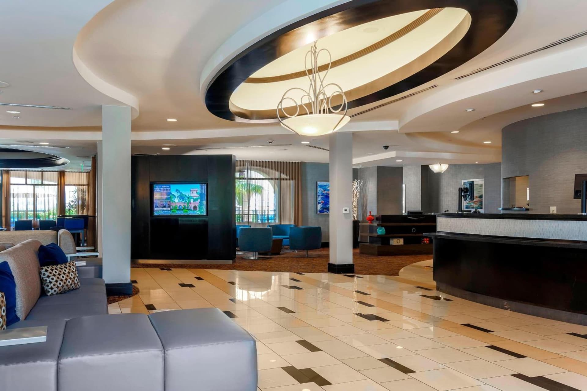 Courtyard San Diego Airport/Liberty Station interior in San Diego, CA — gallery photo 2