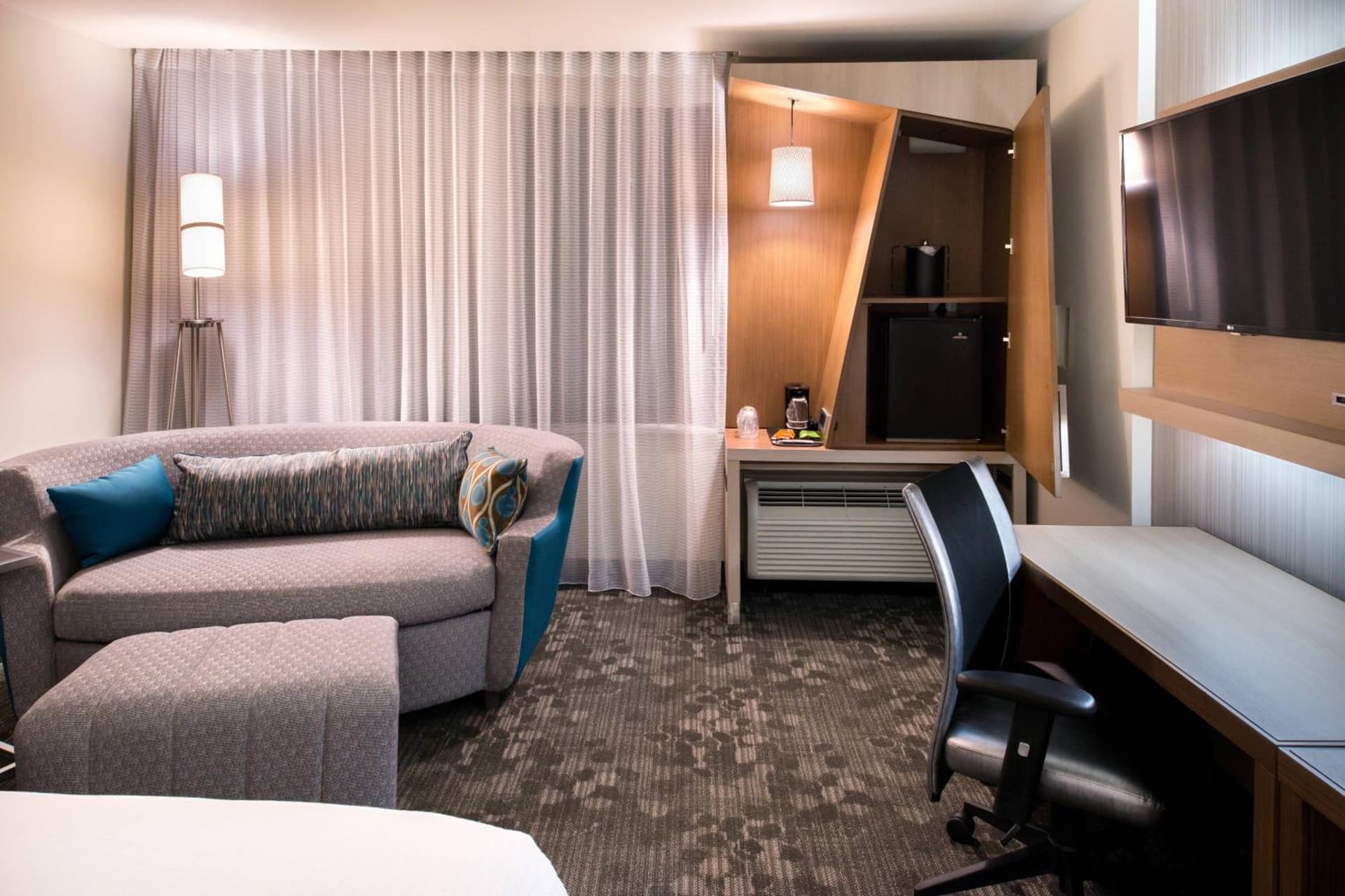 Courtyard by Marriott Jacksonville gallery photo in Jacksonville, NC — image 8
