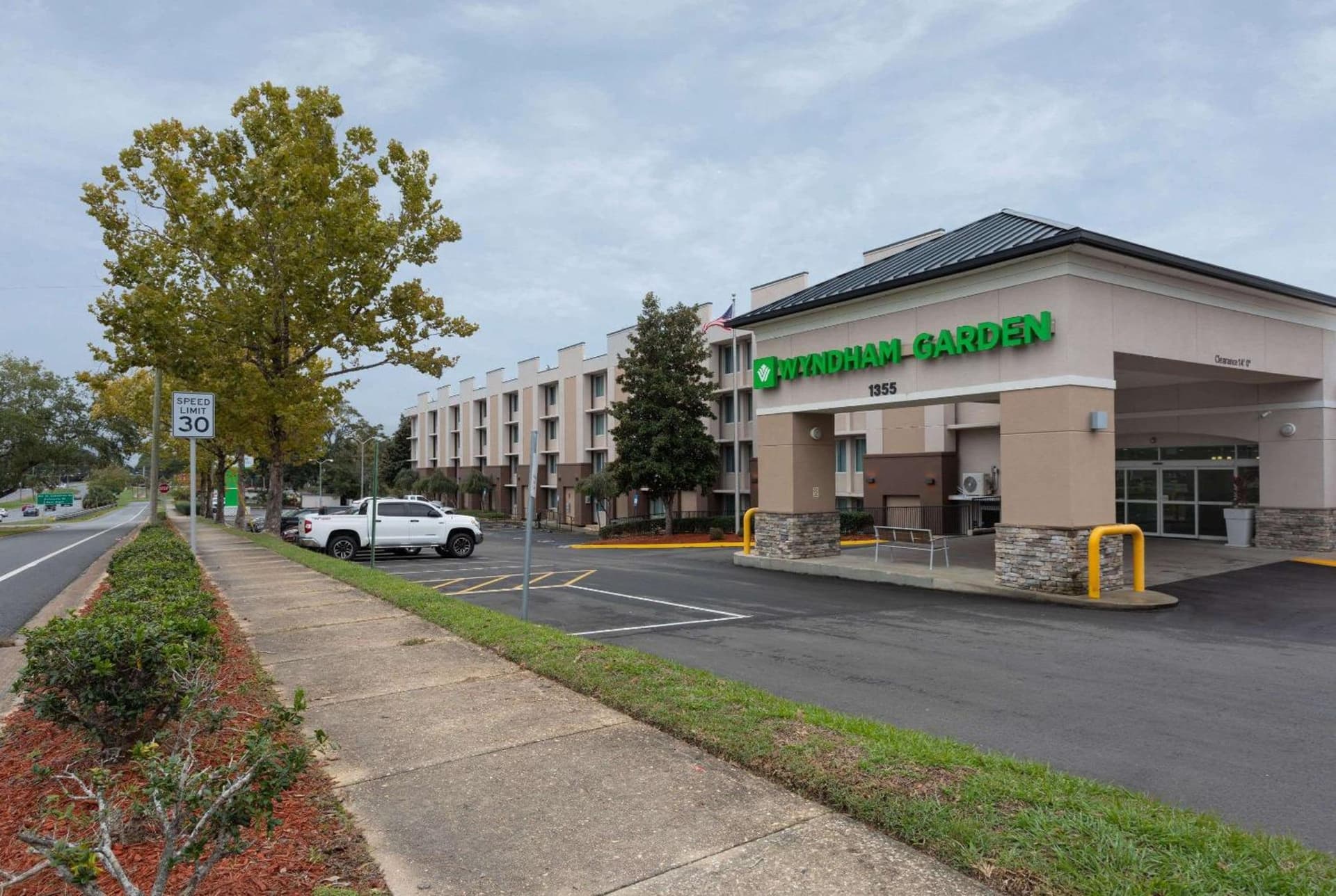 Wyndham Garden Tallahassee Capitol Near FSU interior in Tallahassee, FL — gallery photo 2