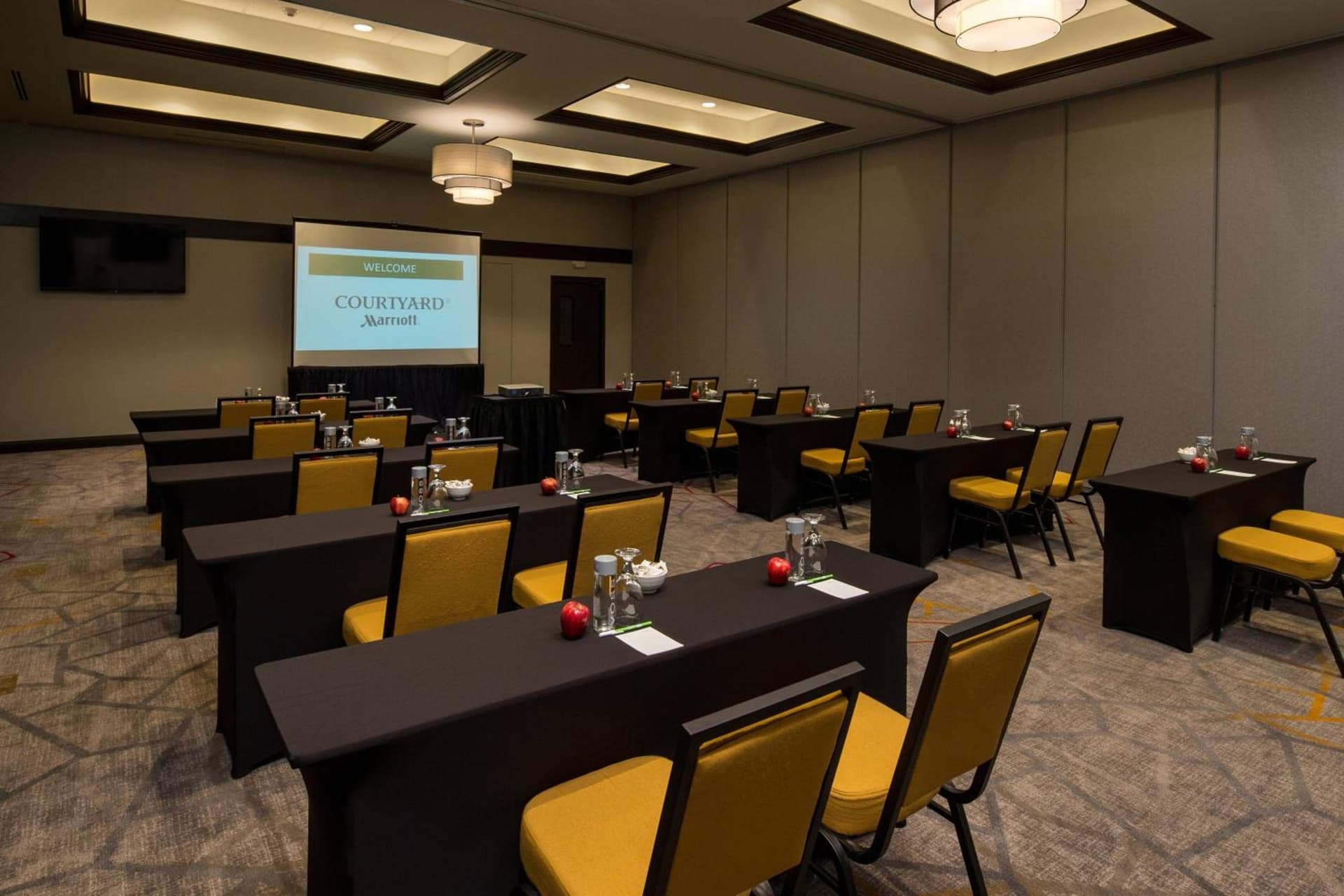 Courtyard by Marriott Lafayette interior in Lafayette, IN — gallery photo 2