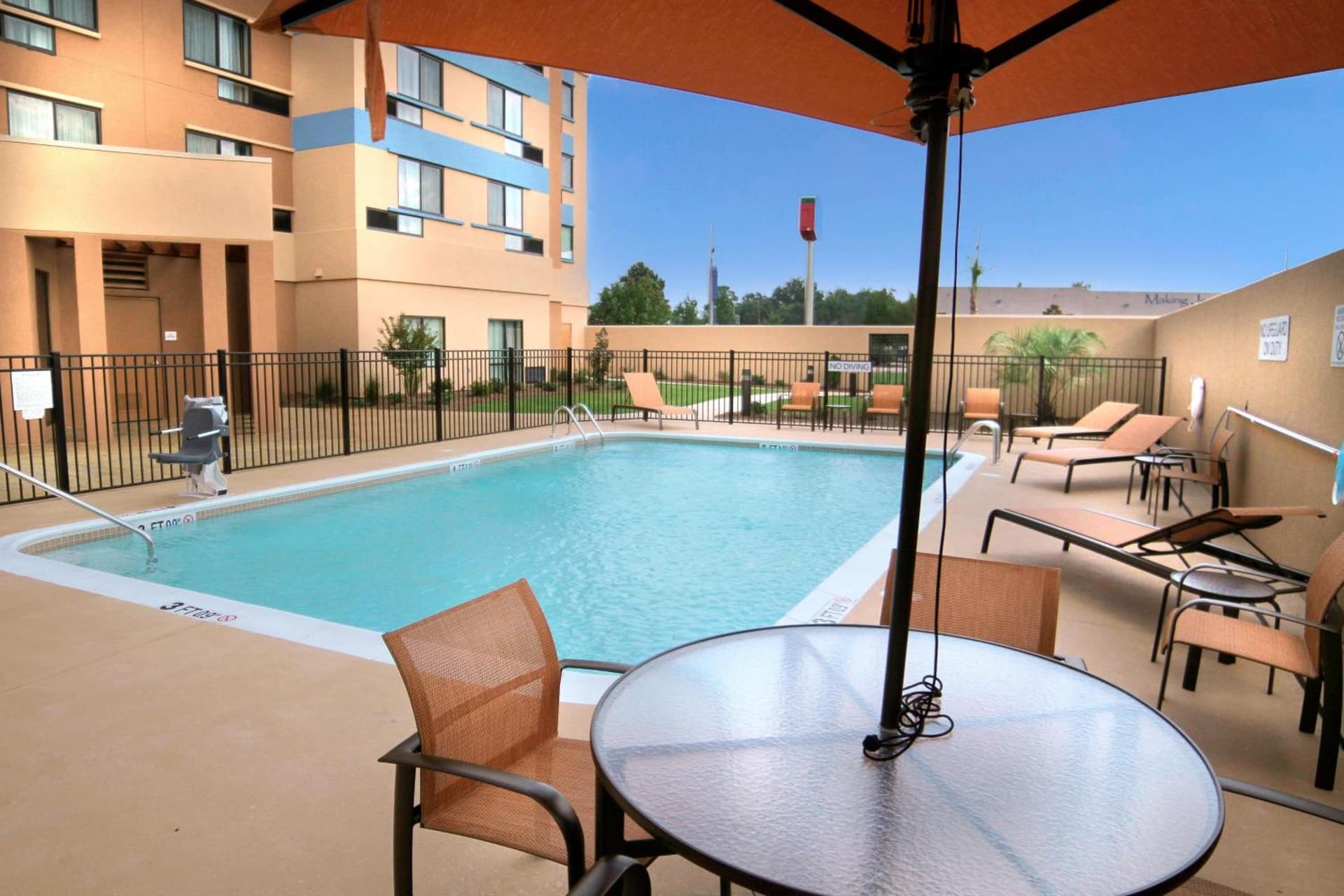 Courtyard by Marriott Jackson Airport/Pearl property views in Pearl, MS — gallery photo 3
