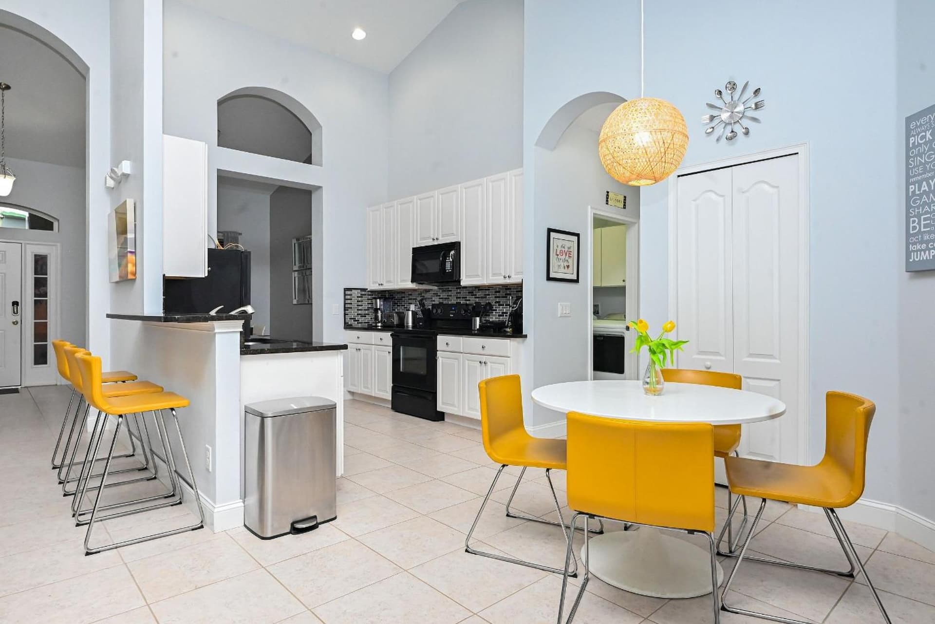 Stylish modern 4bd home with luxury resort property views in Davenport, FL — gallery photo 3