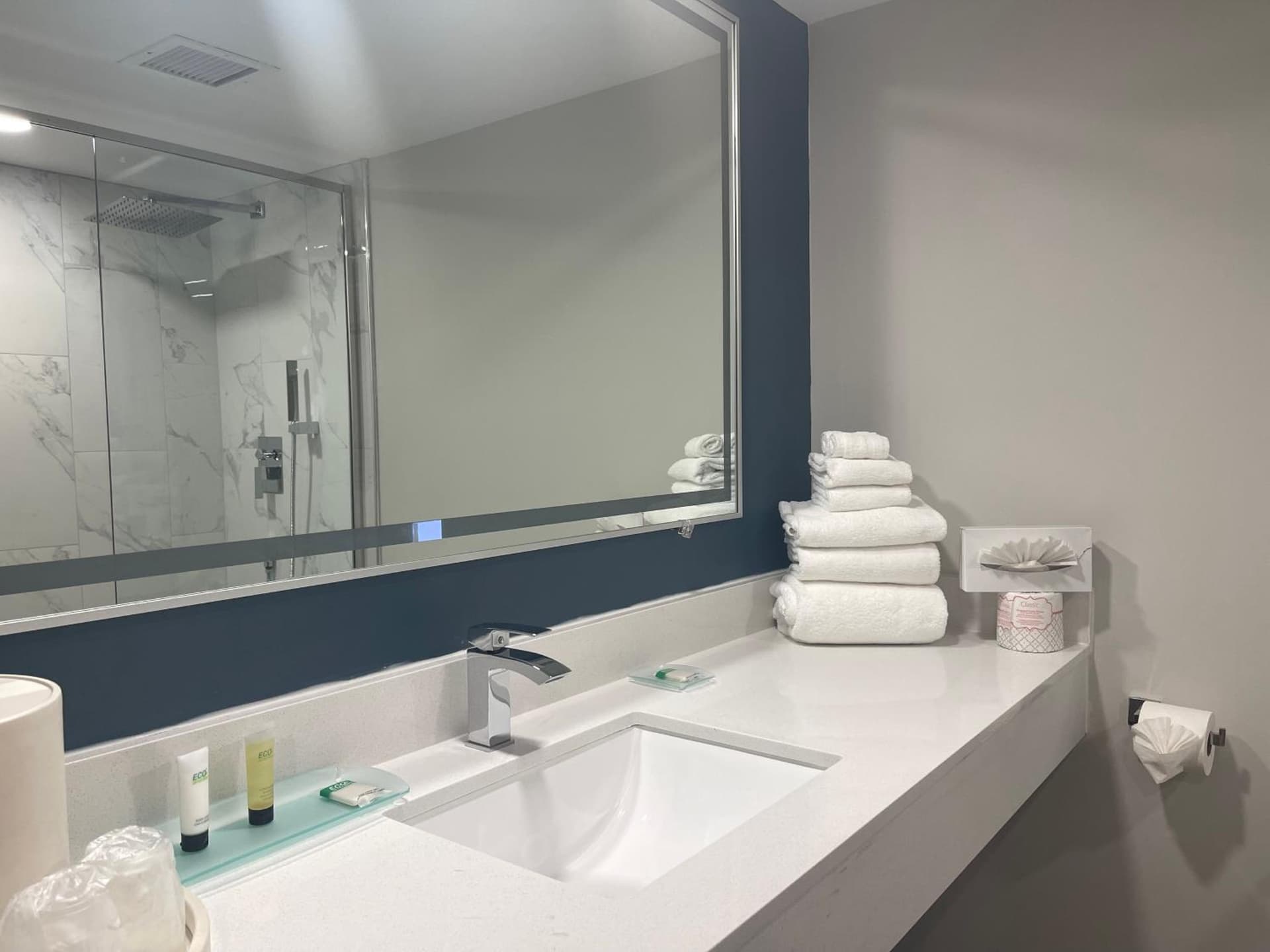 Chateau Hotel and Conference Center gallery photo in Bloomington, IL — image 8