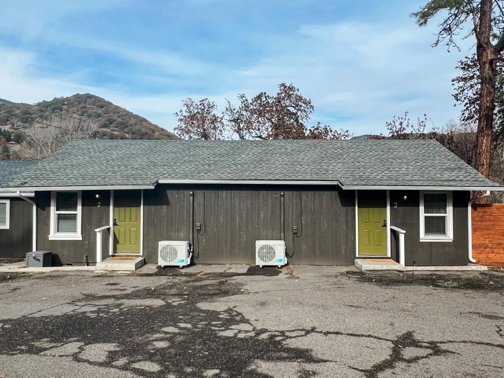 Waterfront River Apartments gallery photo in Rogue River, OR — image 149