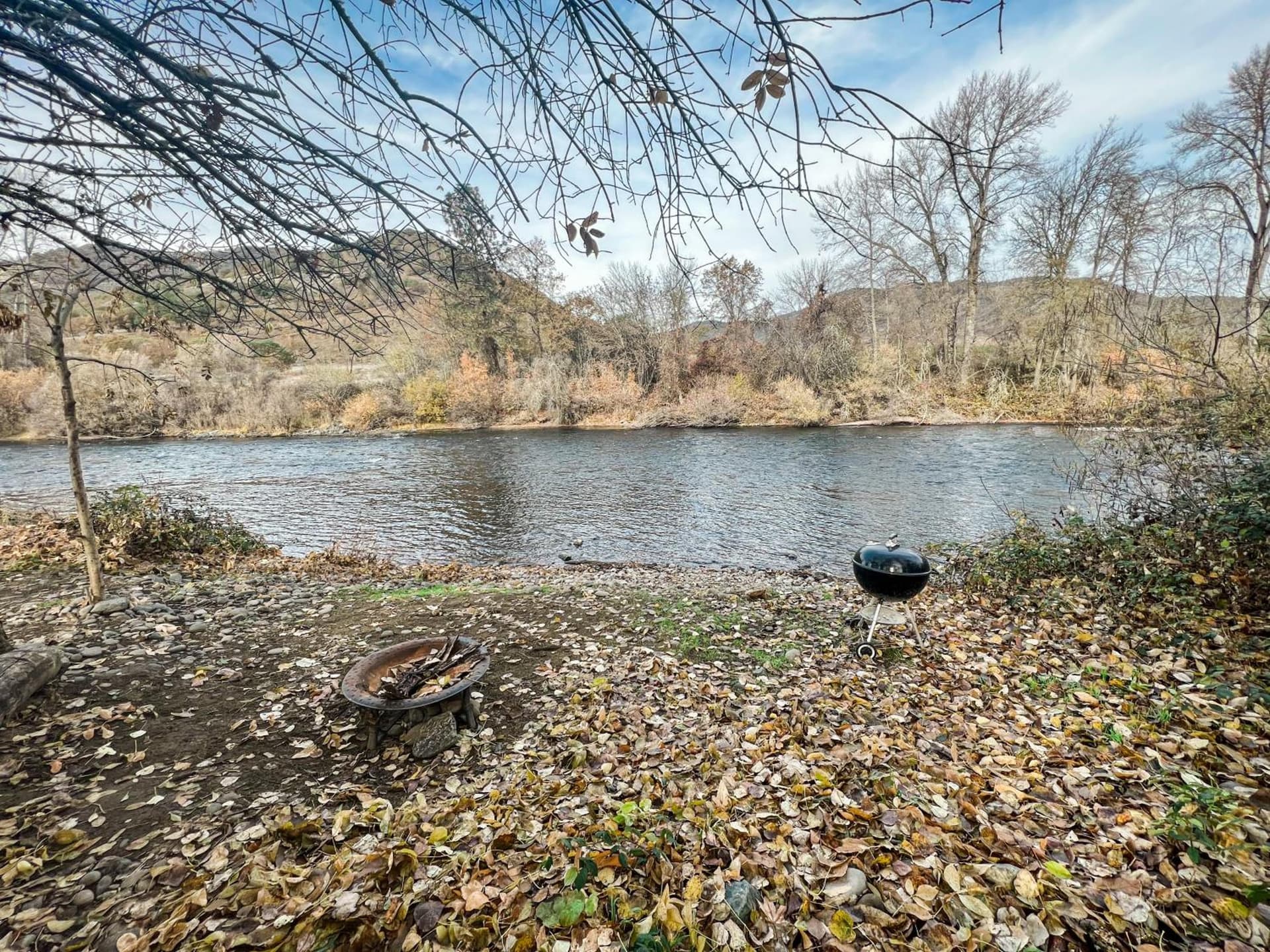 Waterfront River Apartments gallery photo in Rogue River, OR — image 92