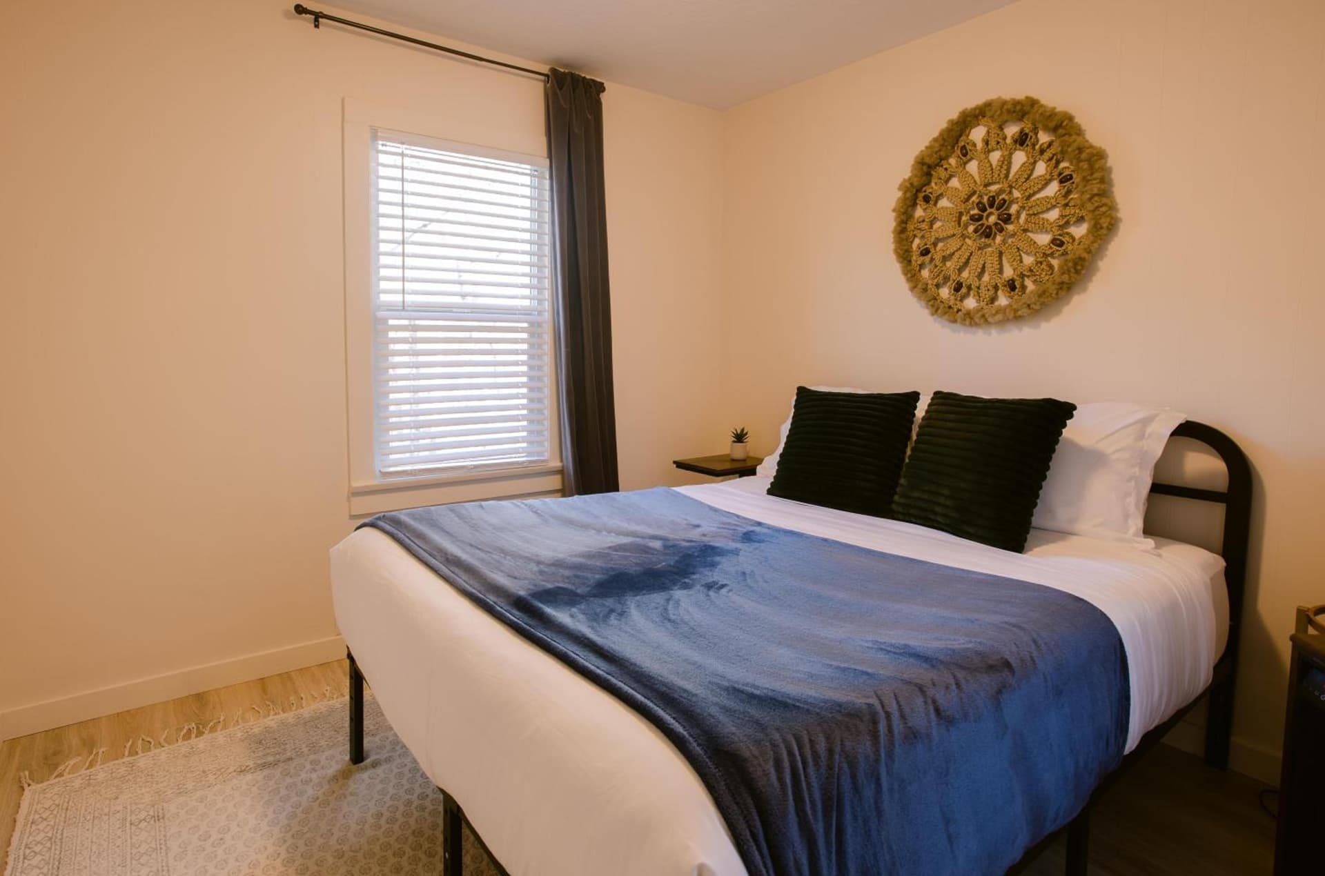 Waterfront River Apartments gallery photo in Rogue River, OR — image 33