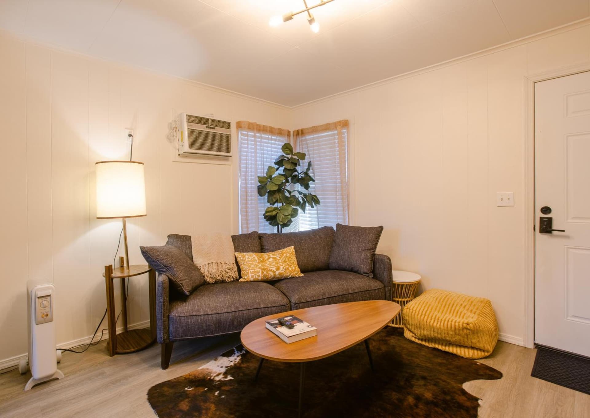 Waterfront River Apartments gallery photo in Rogue River, OR — image 182