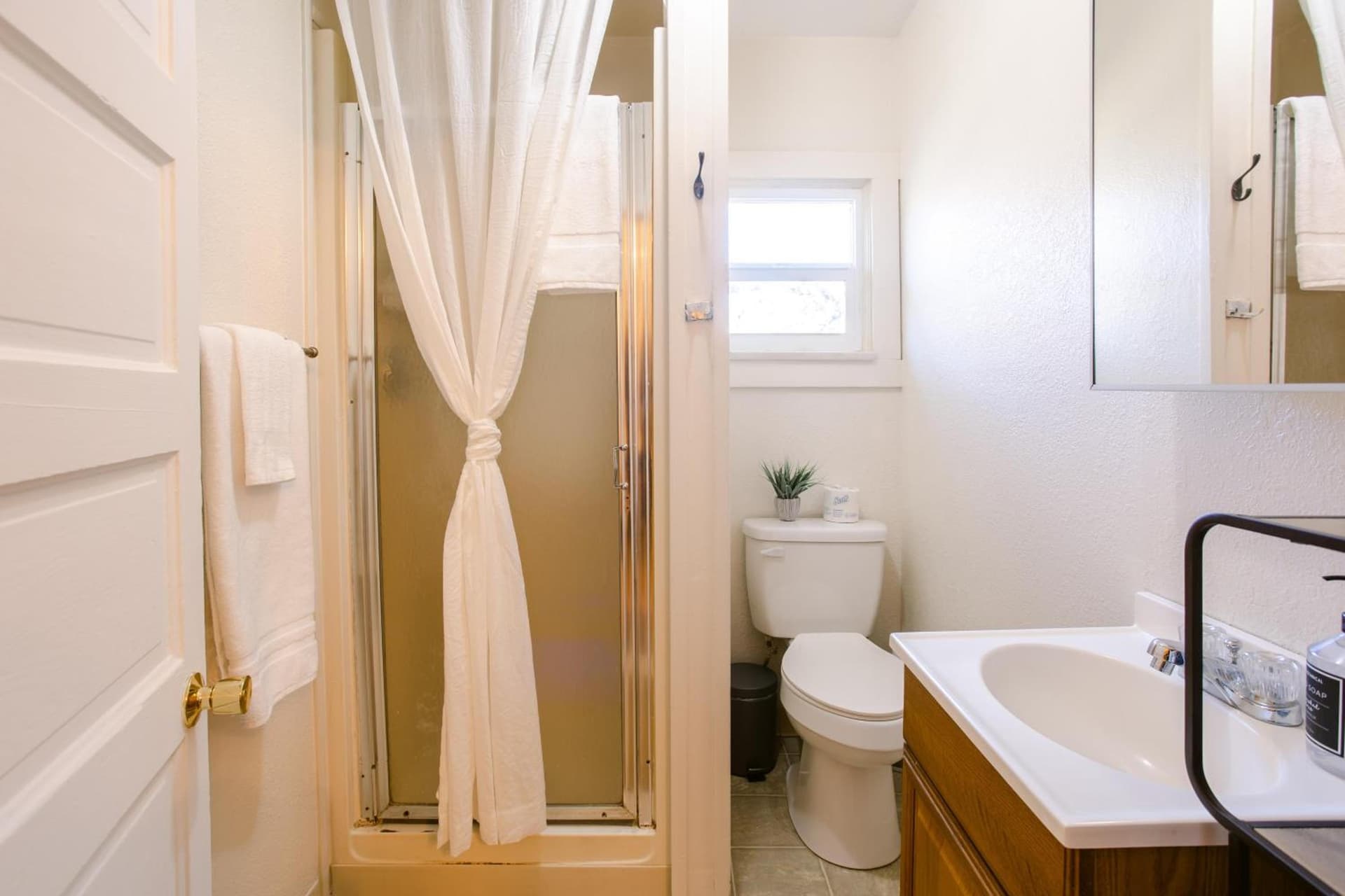 Waterfront River Apartments gallery photo in Rogue River, OR — image 22
