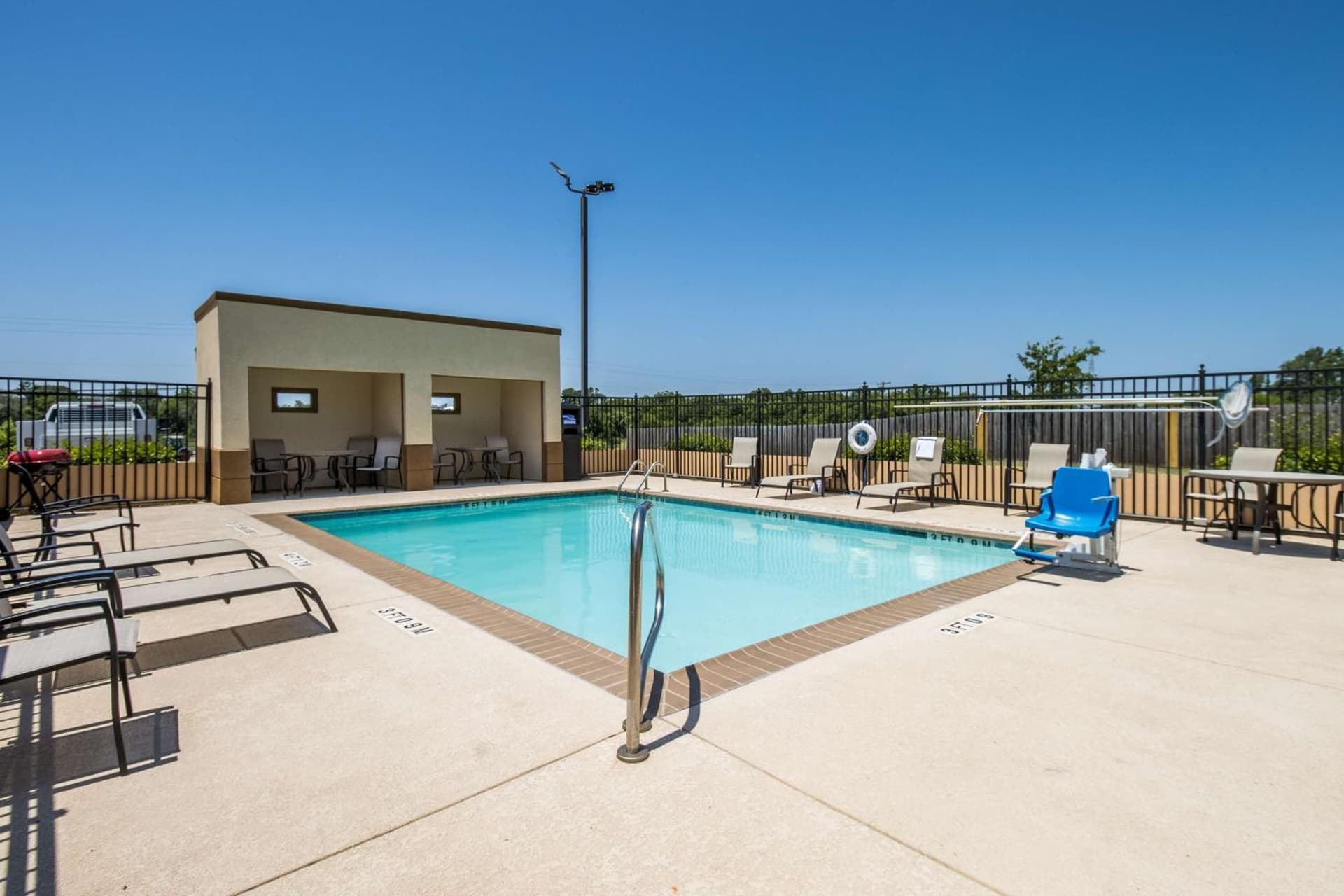 Best Western Temple Inn & Suites interior in Temple, TX — gallery photo 2