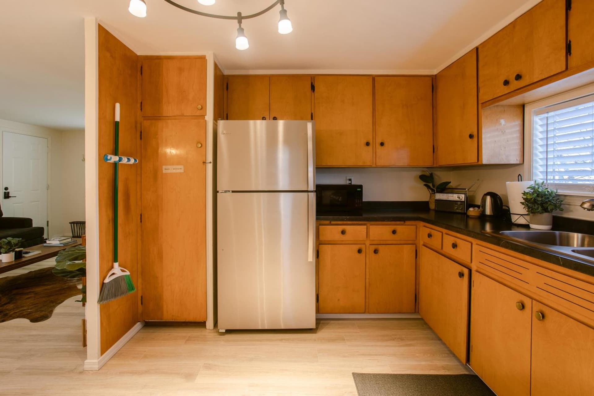 Waterfront River Apartments gallery photo in Rogue River, OR — image 5