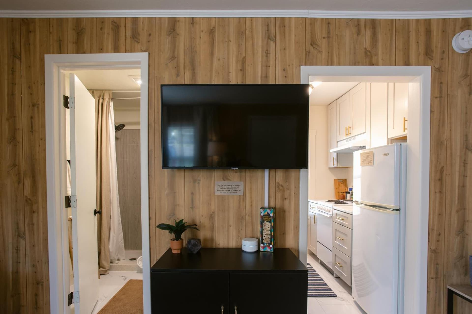 Waterfront River Apartments gallery photo in Rogue River, OR — image 171