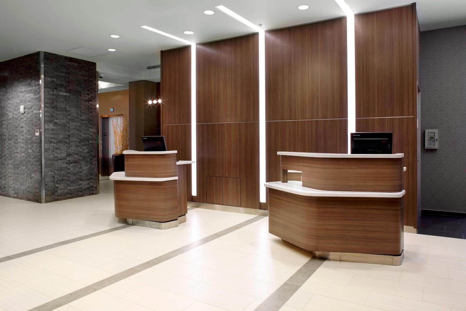 Courtyard by Marriott Akron Downtown interior in Akron, OH — gallery photo 2