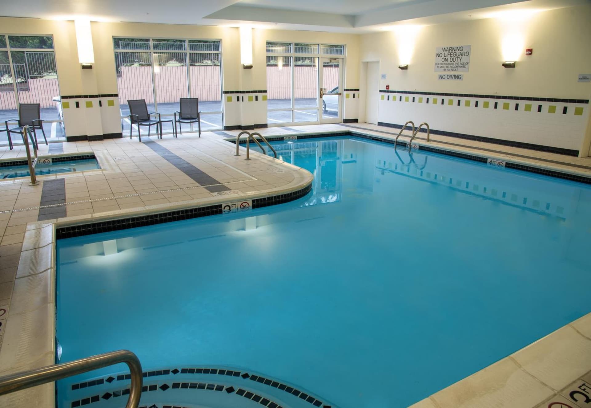 Fairfield Inn & Suites Lewisburg interior in Lewisburg, WV — gallery photo 2