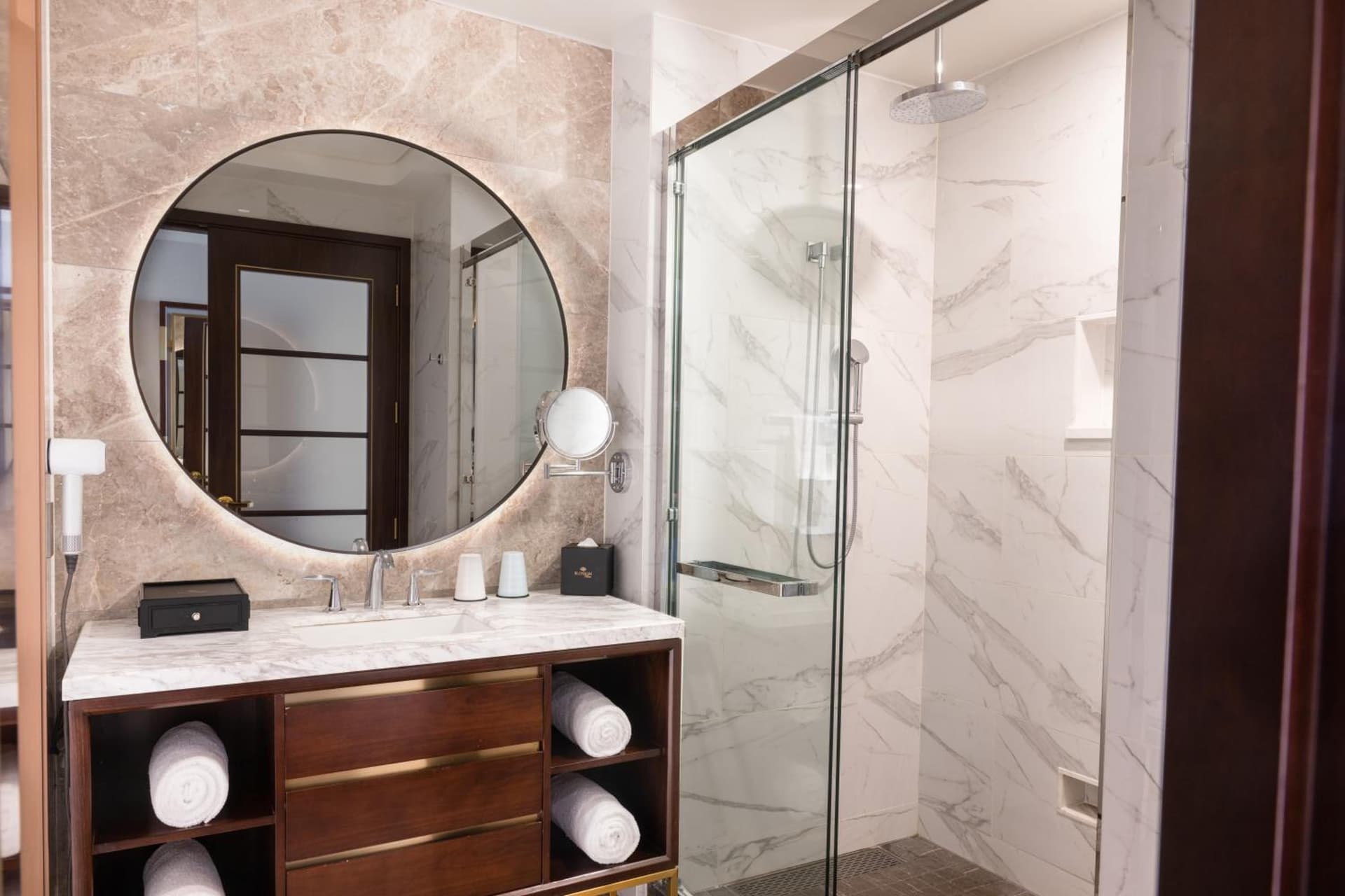 Blossom Hotel Houston, Curio Collection by Hilton gallery photo in Houston, TX — image 44