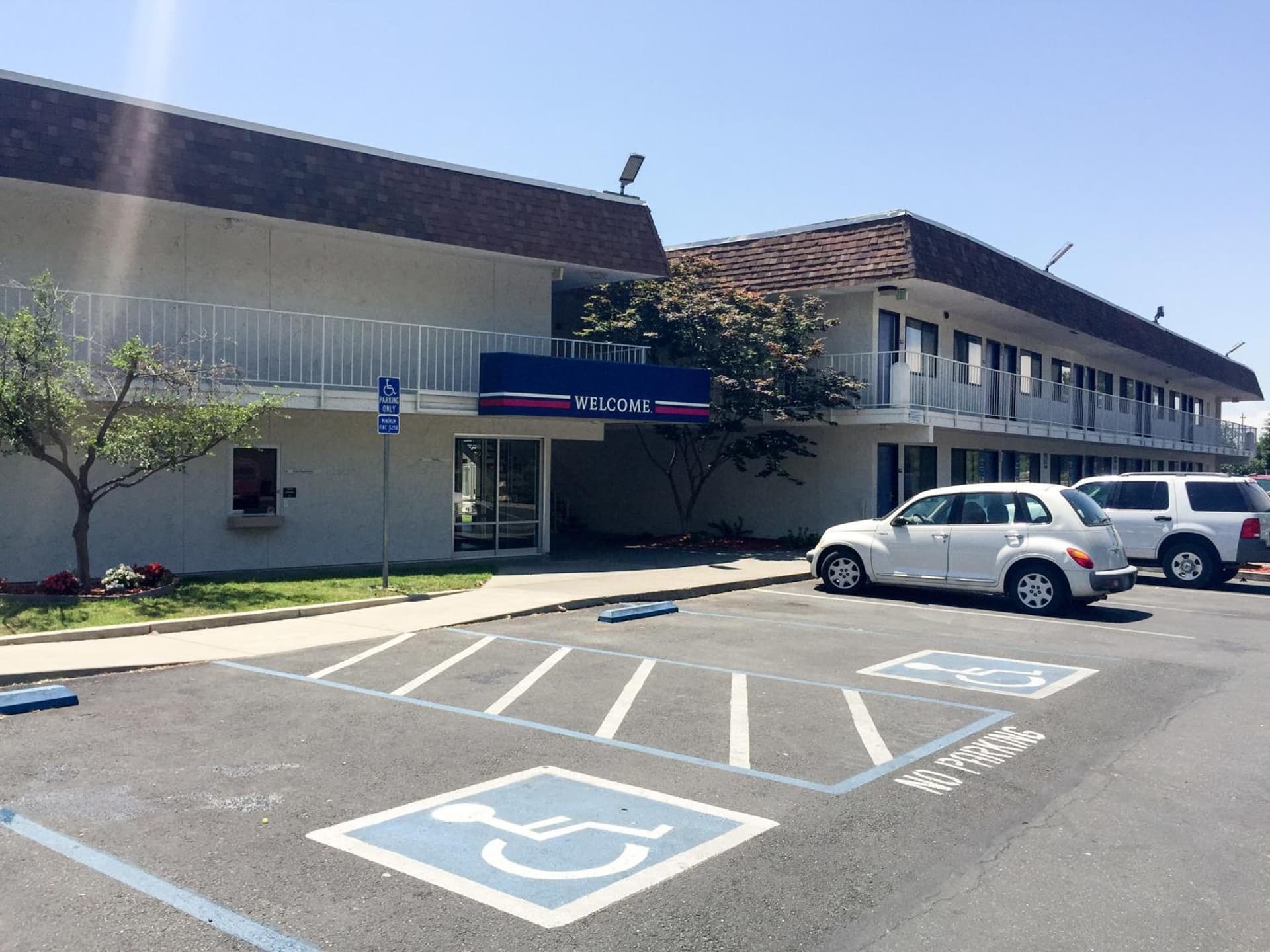 Motel 6-Oroville, CA interior in Oroville, CA — gallery photo 2
