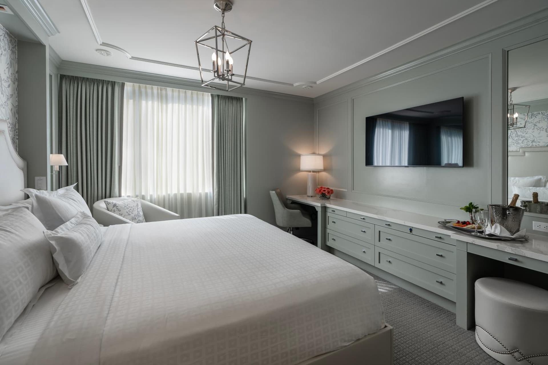 Hotel Monteleone interior in New Orleans, LA — gallery photo 2