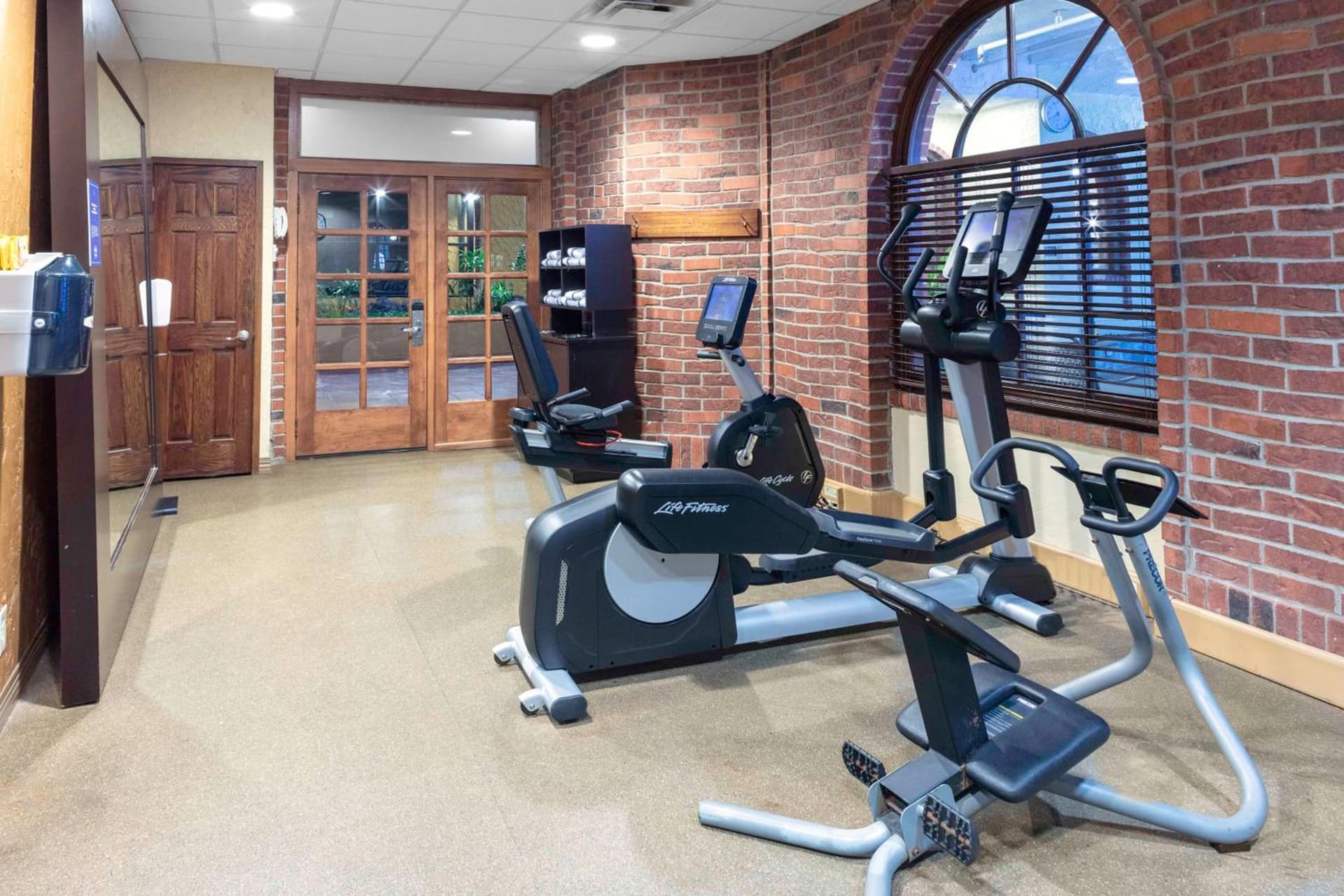 Embassy Suites by Hilton Kansas City Plaza gallery photo in Kansas City, MO — image 31