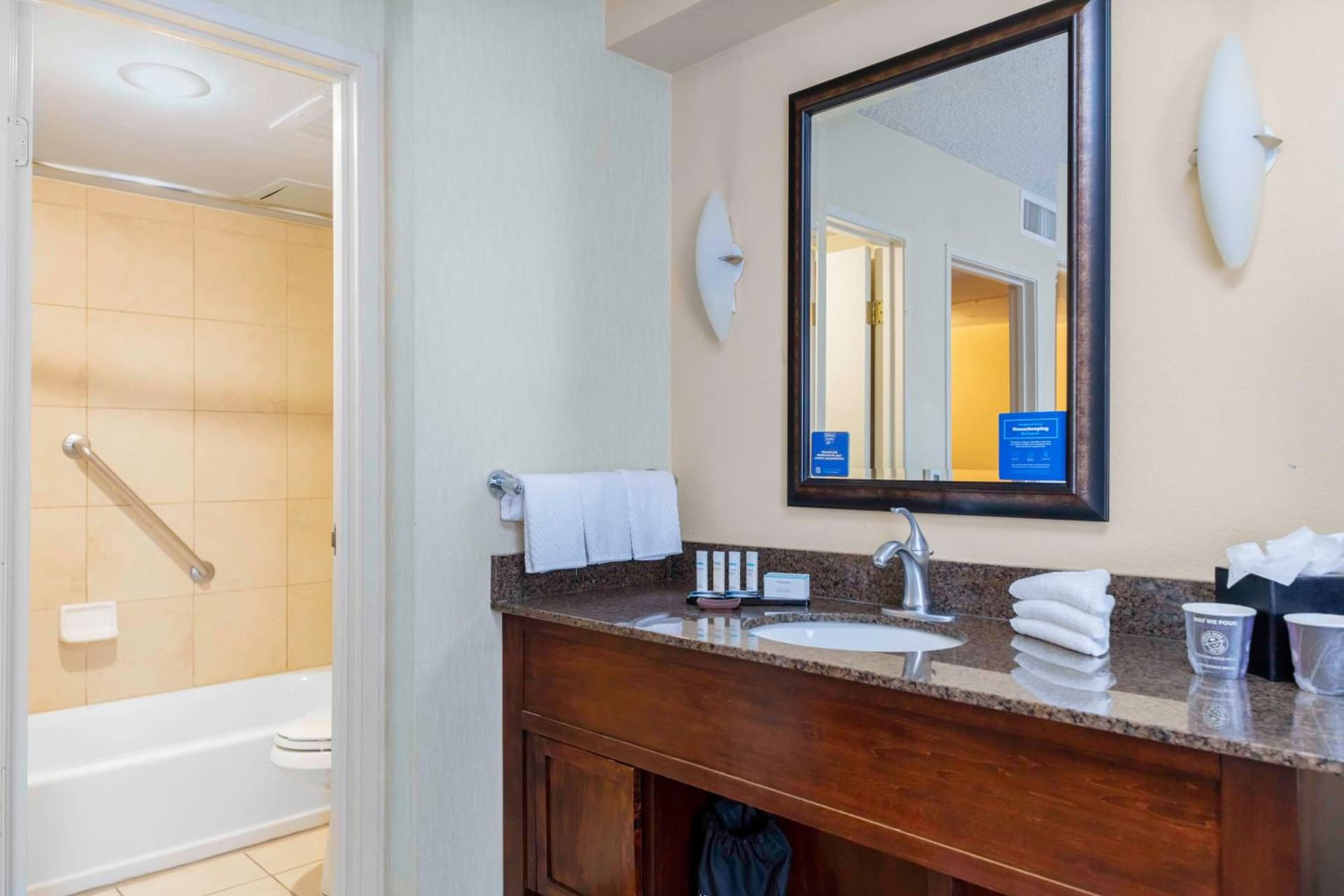 Embassy Suites by Hilton Kansas City Plaza gallery photo in Kansas City, MO — image 14