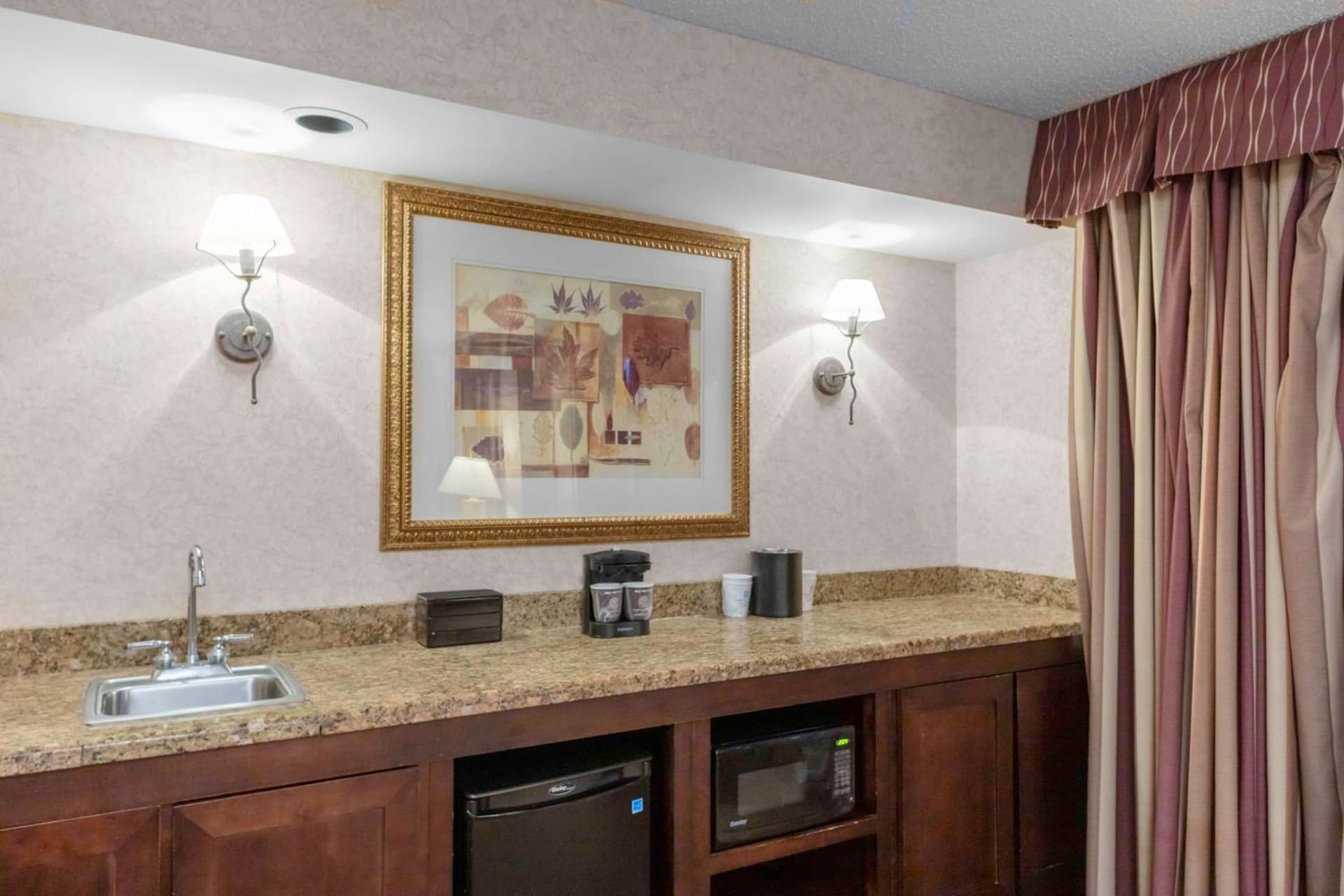 Embassy Suites by Hilton Kansas City Plaza gallery photo in Kansas City, MO — image 10