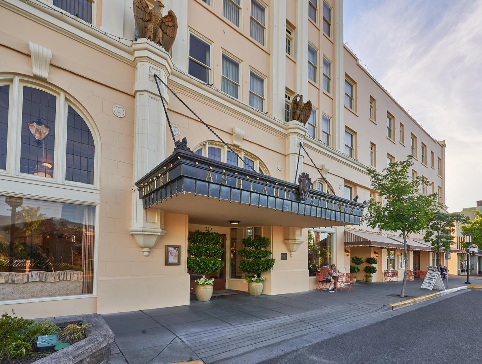 Ashland Springs Hotel property views in Ashland, OR — gallery photo 3