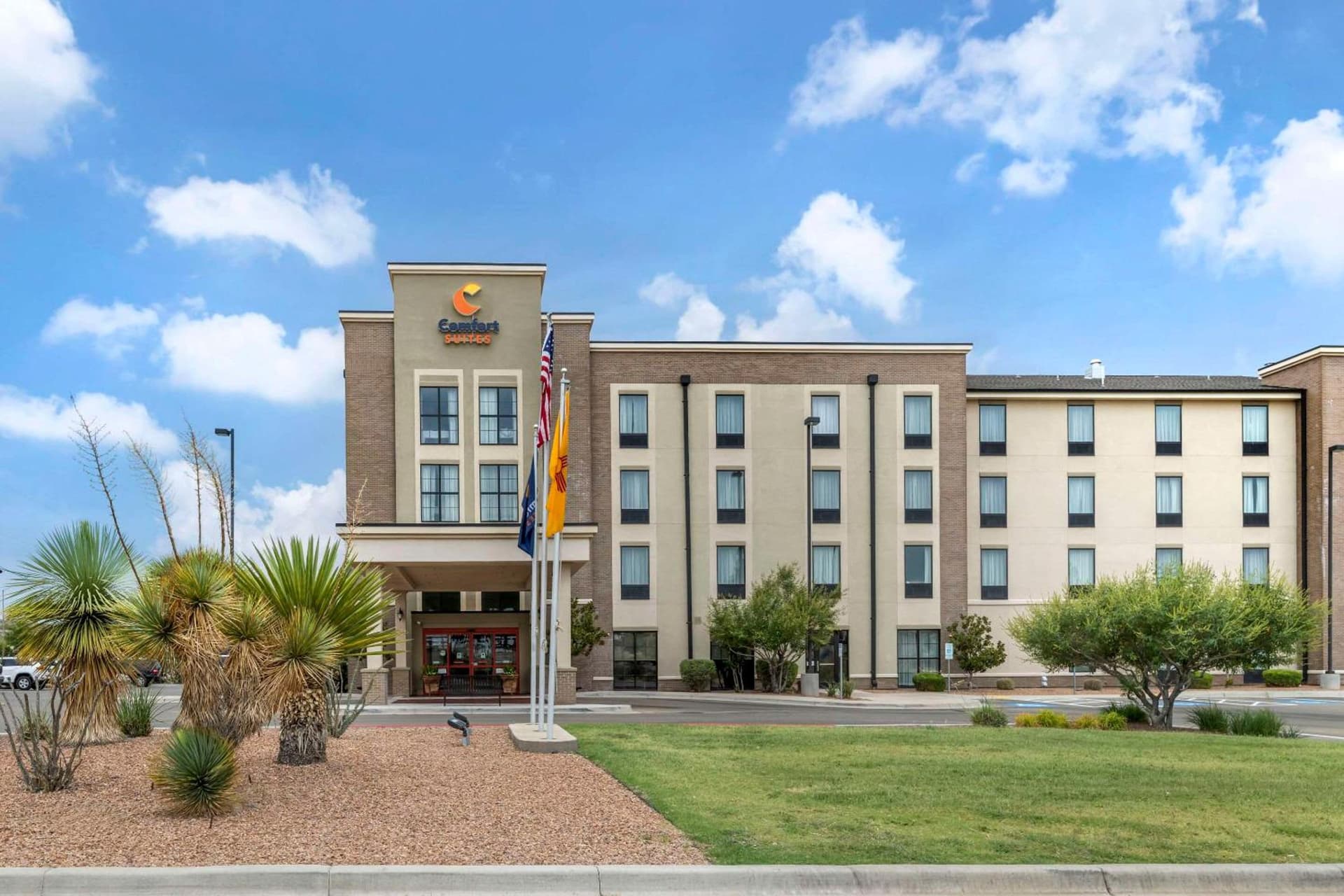Comfort Suites Carlsbad interior in Carlsbad, NM — gallery photo 2