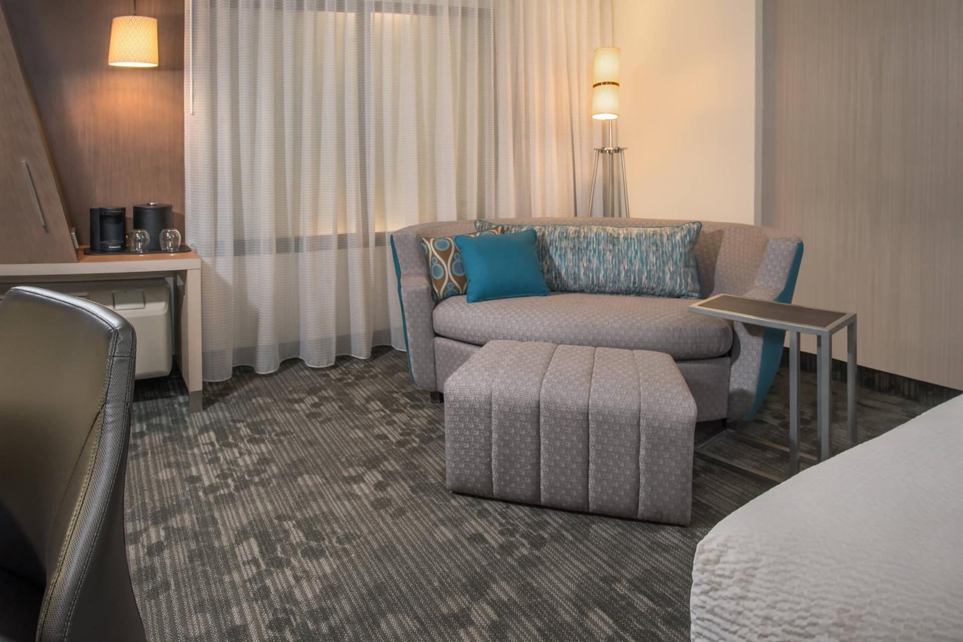 Courtyard by Marriott Portland East gallery photo in Portland, OR — image 7