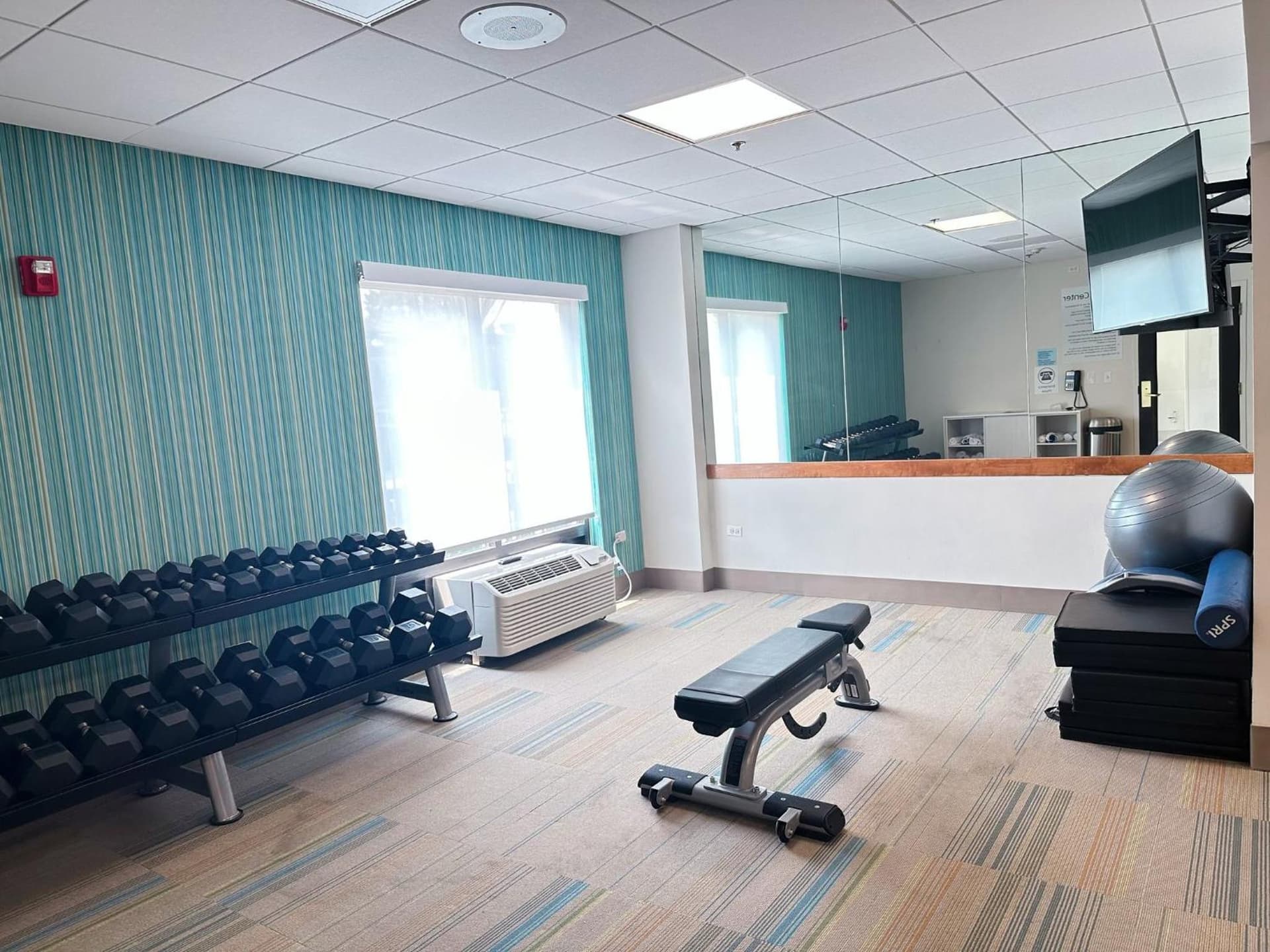 Holiday Inn Express & Suites - Prospect Heights by IHG interior in Prospect Heights, IL — gallery photo 2