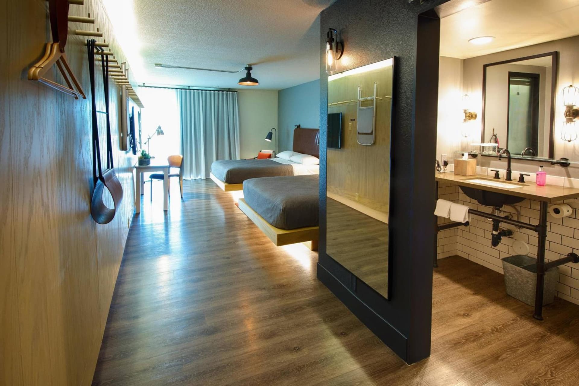MOXY Phoenix Tempe/ASU Area gallery photo in Tempe, AZ — image 31