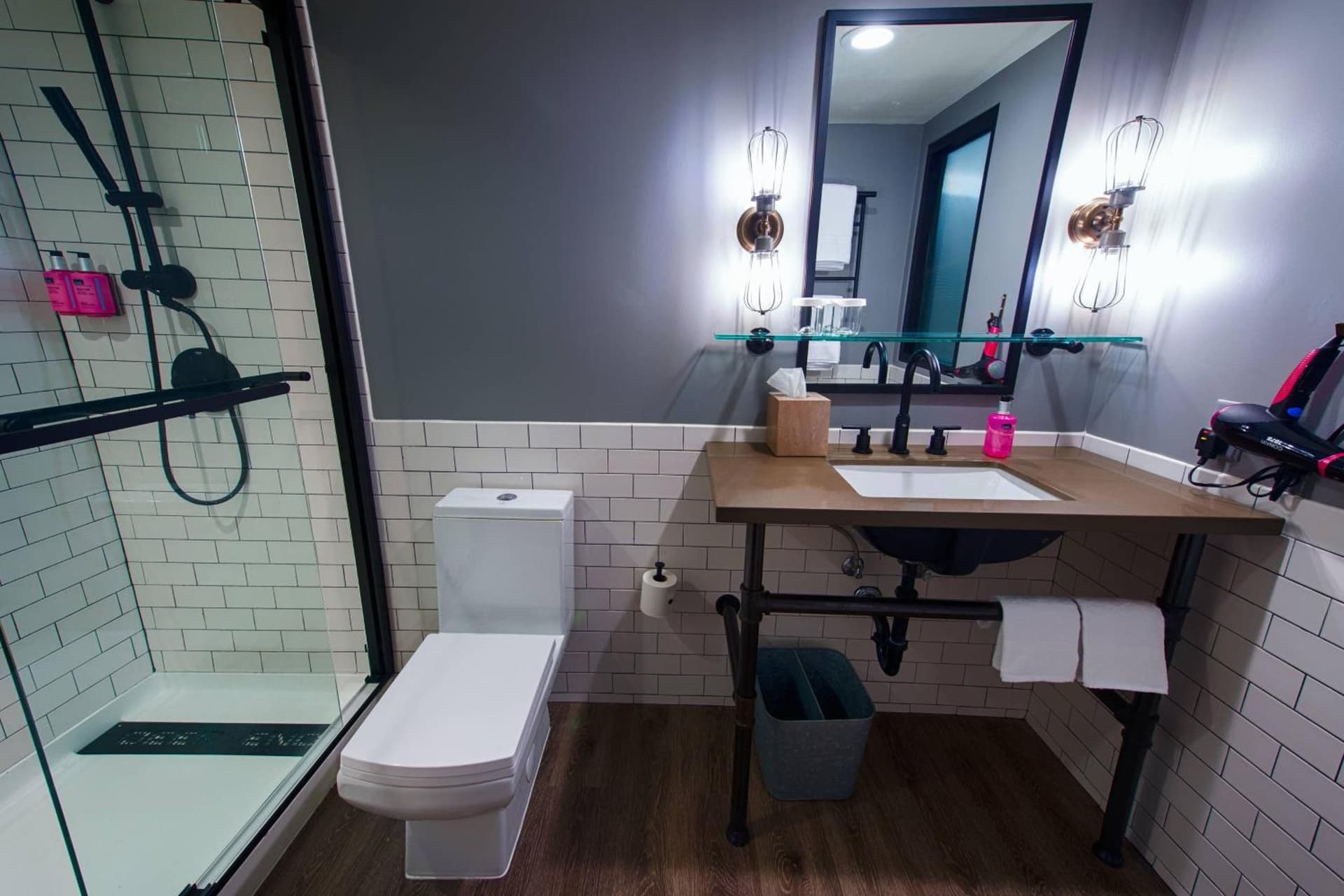 MOXY Phoenix Tempe/ASU Area gallery photo in Tempe, AZ — image 39