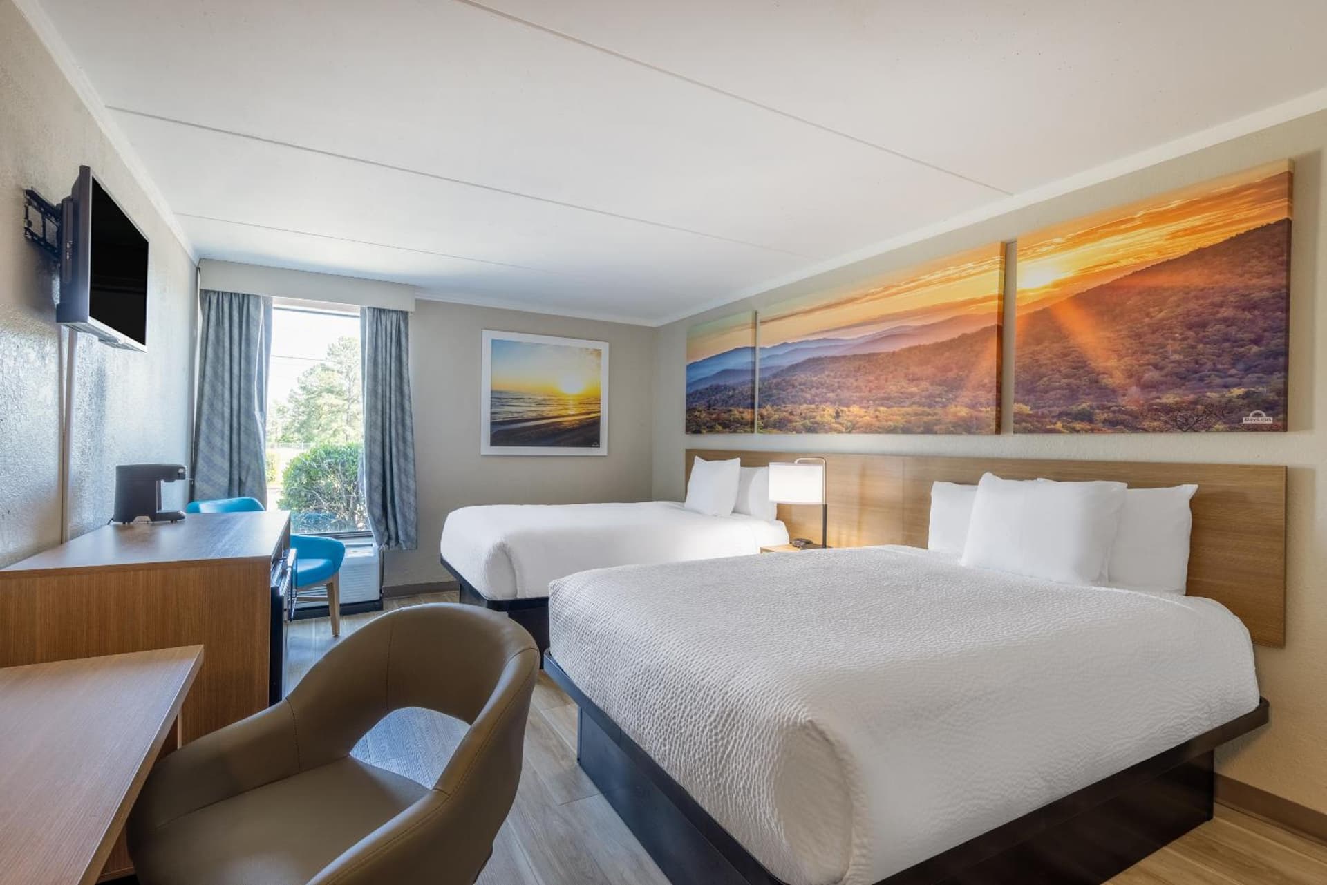 Days Inn & Suites by Wyndham Fort Bragg/Cross Creek Mall property views in Fayetteville, NC — gallery photo 3