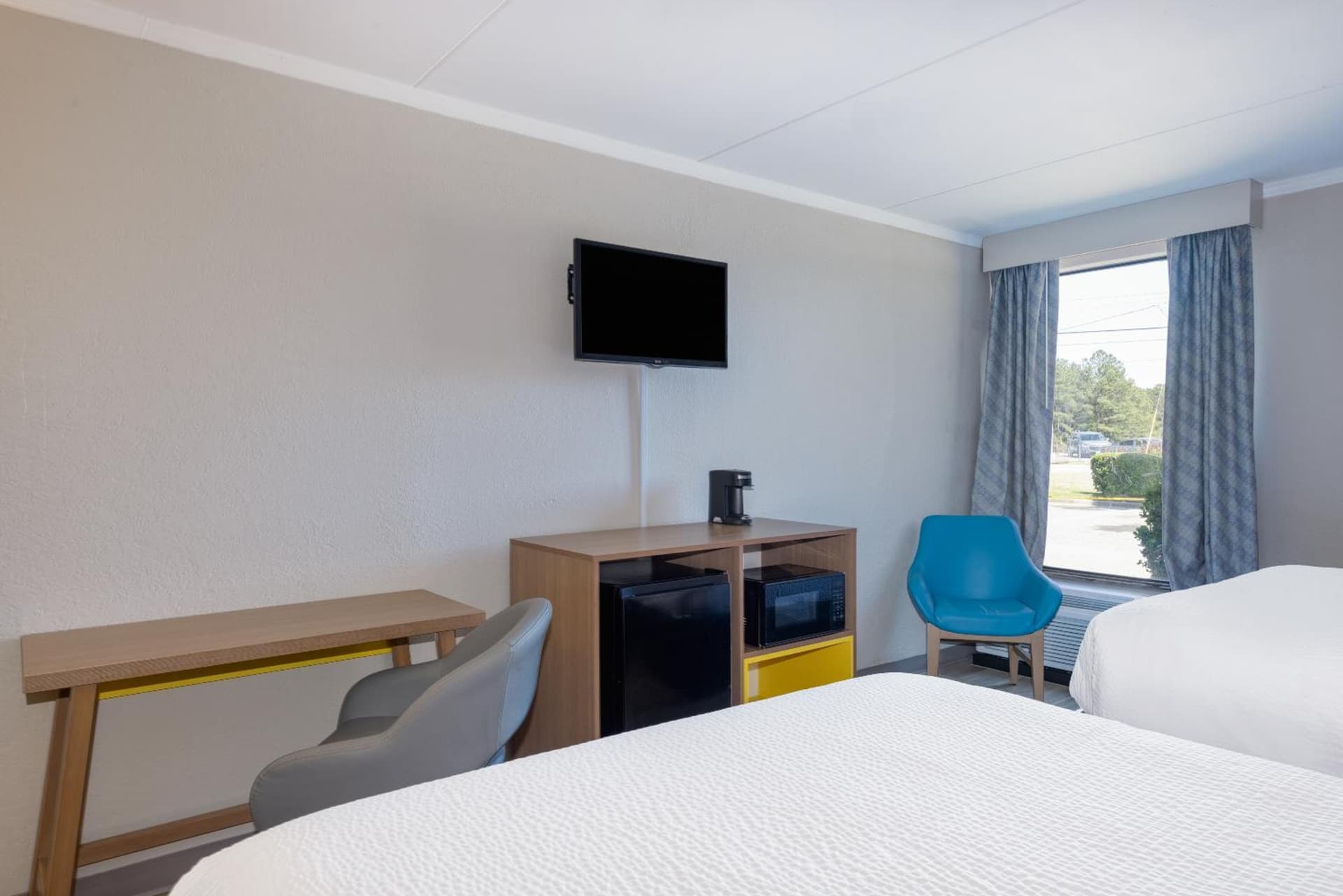 Days Inn & Suites by Wyndham Fort Bragg/Cross Creek Mall gallery photo in Fayetteville, NC — image 8