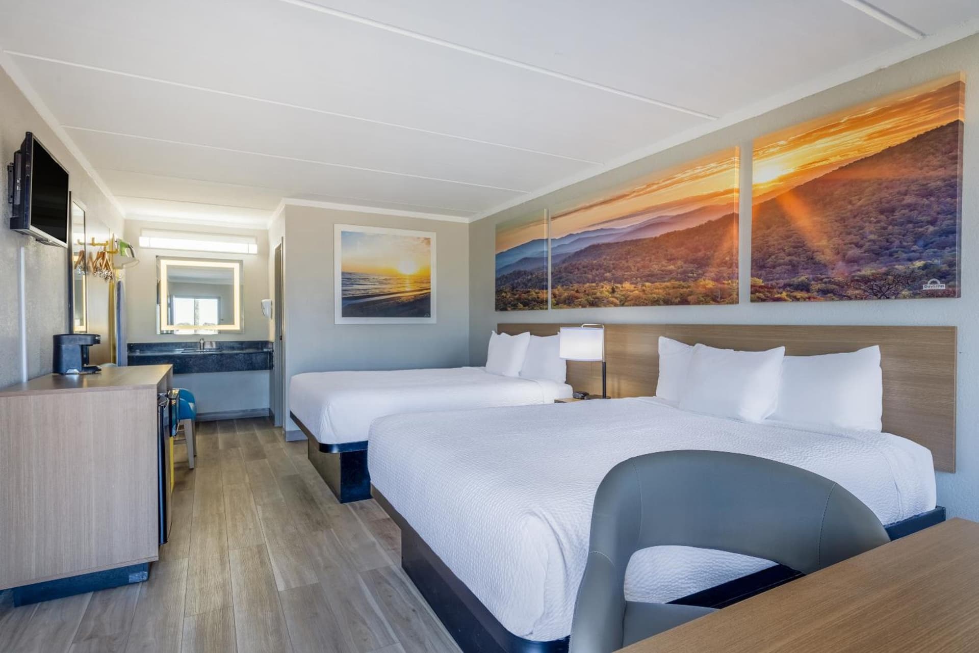 Days Inn & Suites by Wyndham Fort Bragg/Cross Creek Mall gallery photo in Fayetteville, NC — image 45