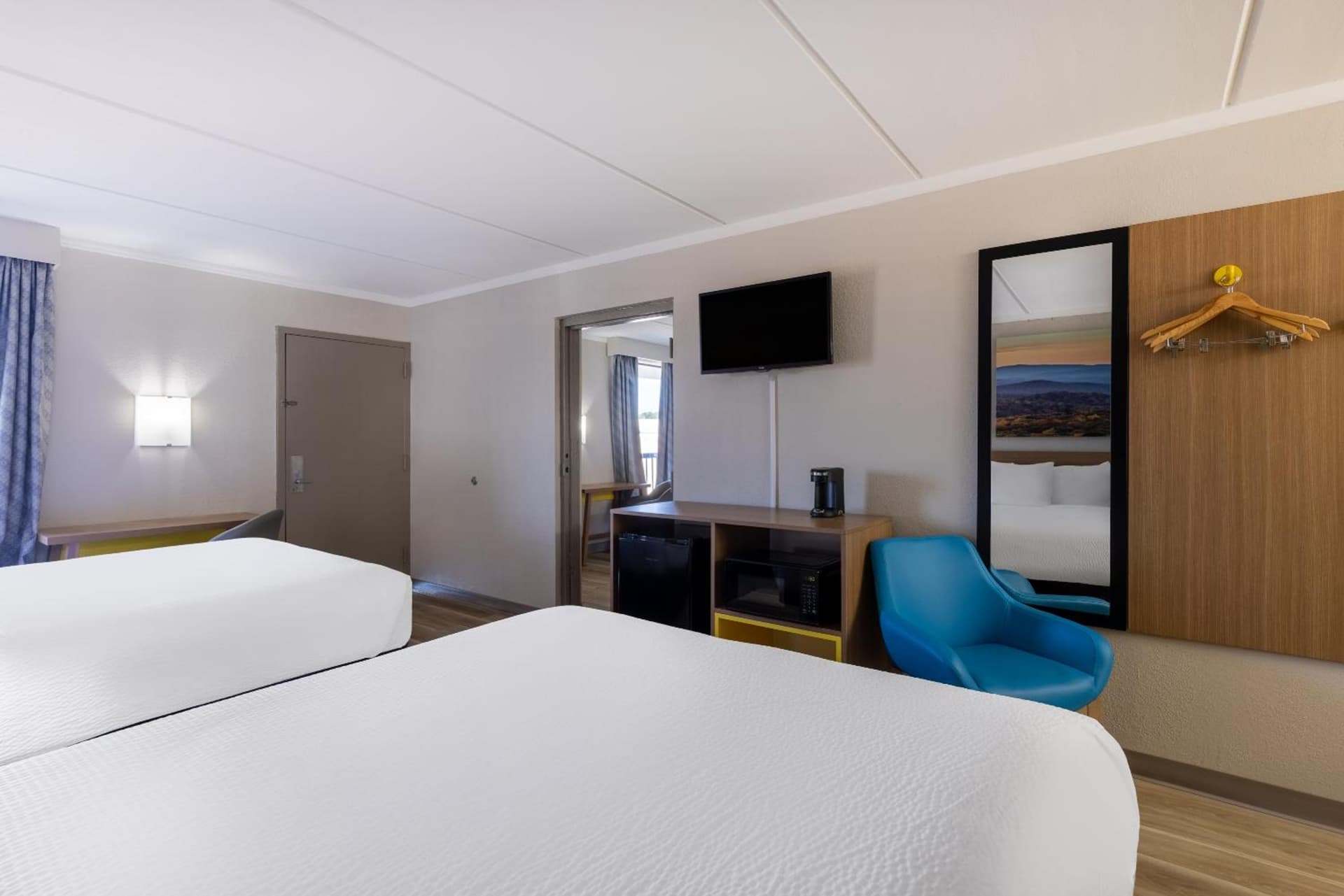 Days Inn & Suites by Wyndham Fort Bragg/Cross Creek Mall gallery photo in Fayetteville, NC — image 52