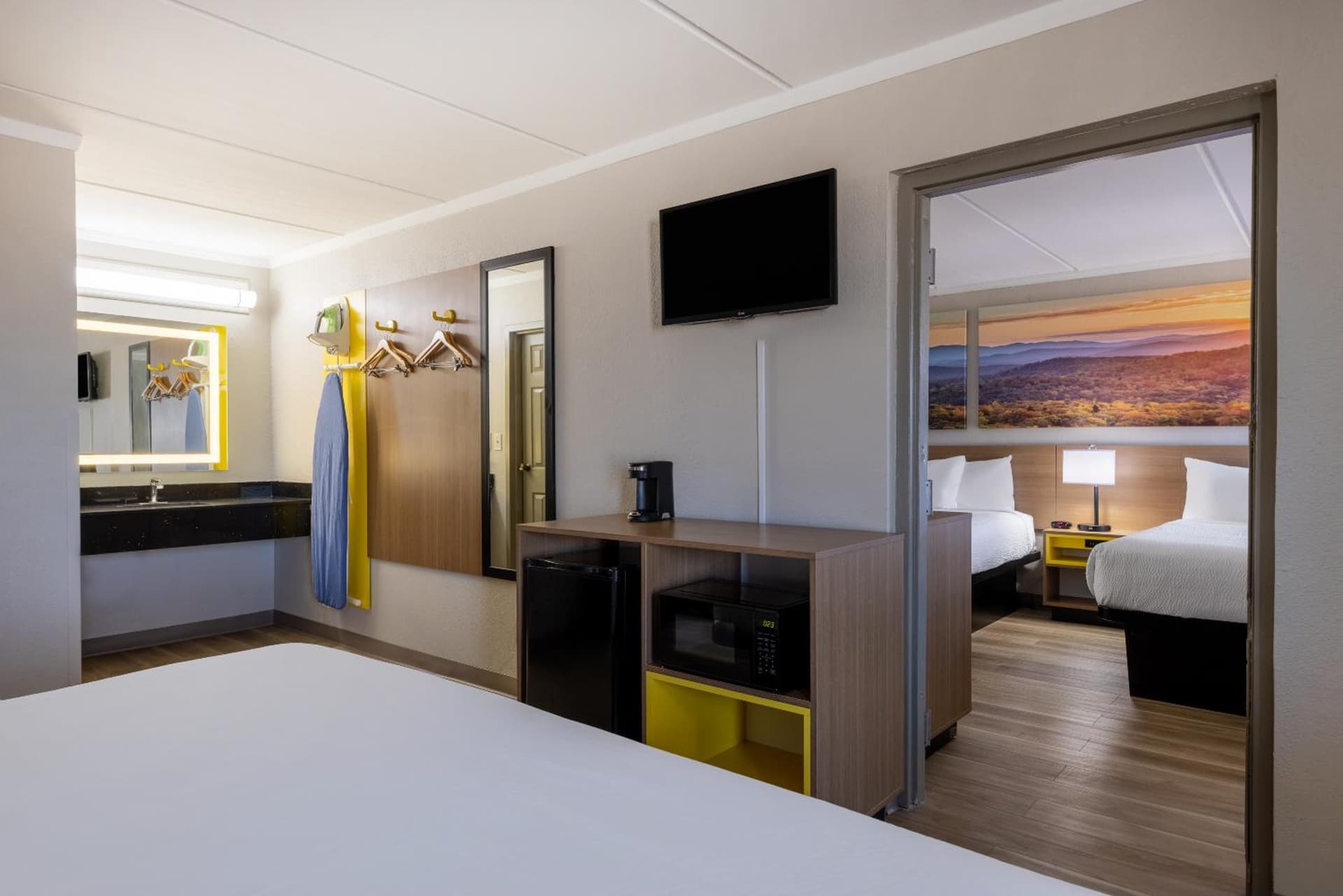 Days Inn & Suites by Wyndham Fort Bragg/Cross Creek Mall gallery photo in Fayetteville, NC — image 29