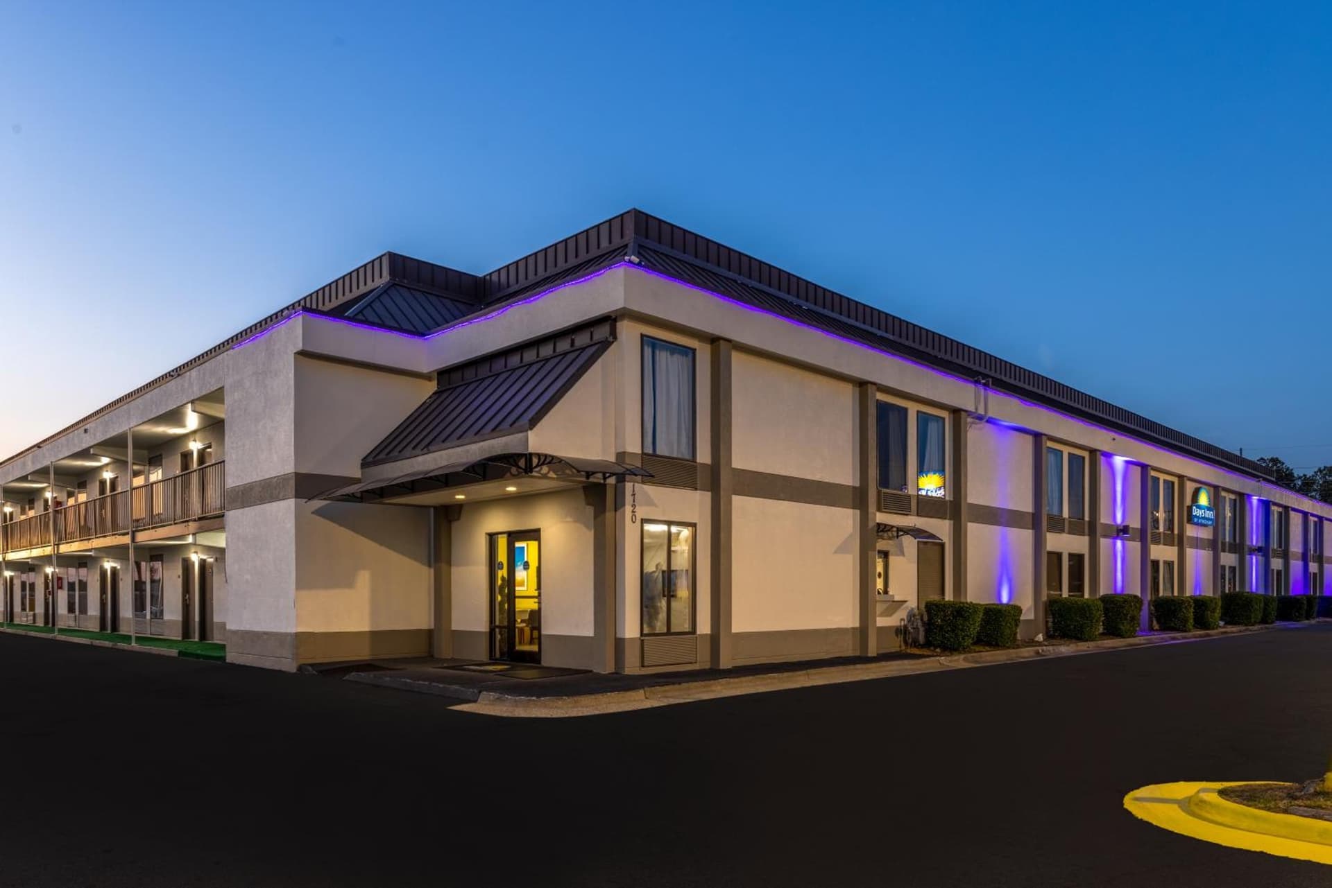 Days Inn & Suites by Wyndham Fort Bragg/Cross Creek Mall gallery photo in Fayetteville, NC — image 14