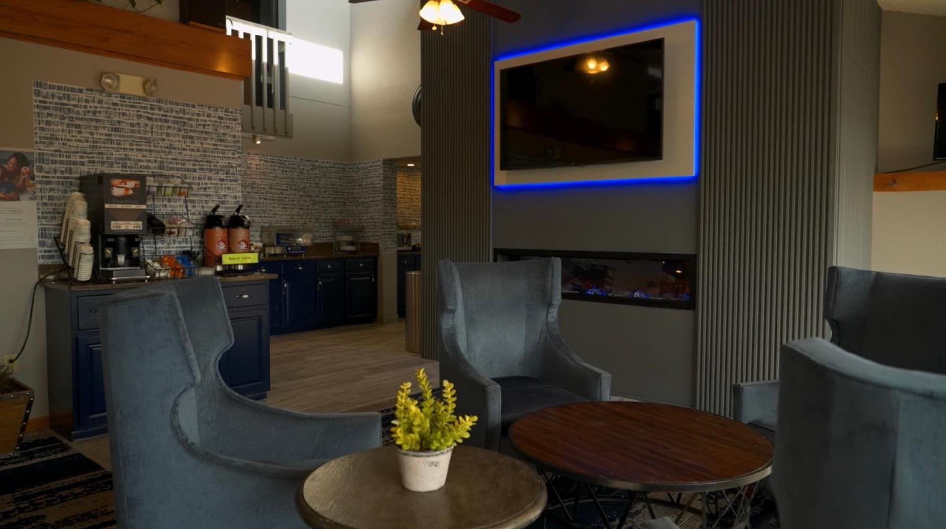 AmericInn by Wyndham Chippewa Falls gallery photo in Chippewa Falls, WI — image 27