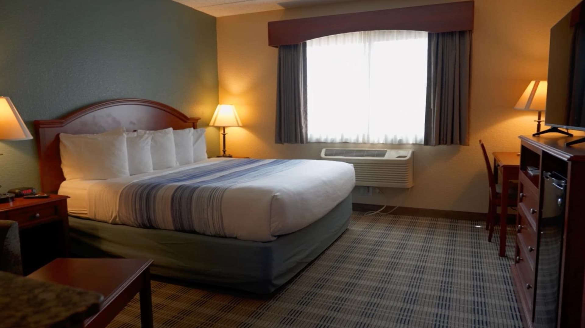 AmericInn by Wyndham Chippewa Falls gallery photo in Chippewa Falls, WI — image 12