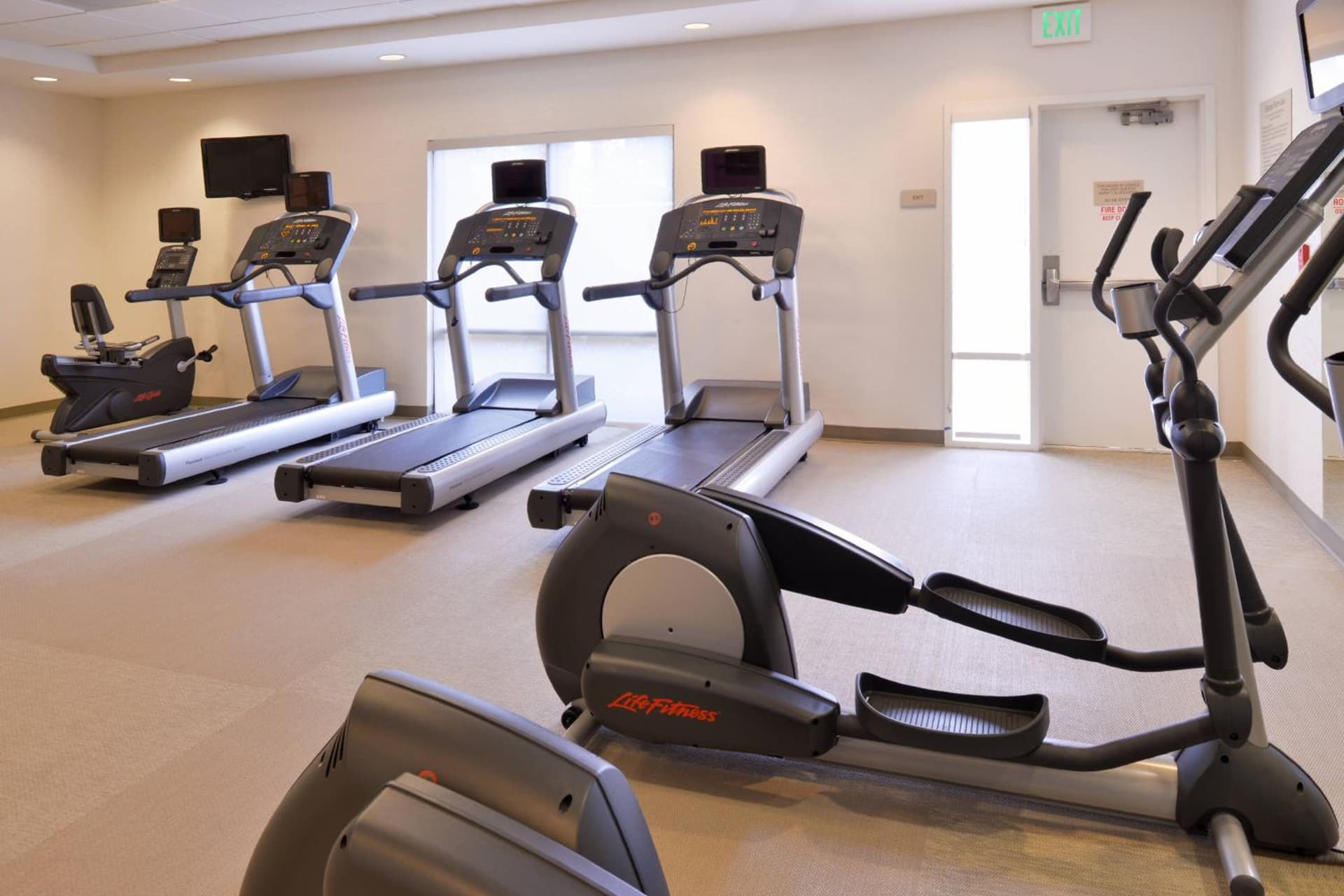 SpringHill Suites by Marriott Corona Riverside gallery photo in Corona, CA — image 19